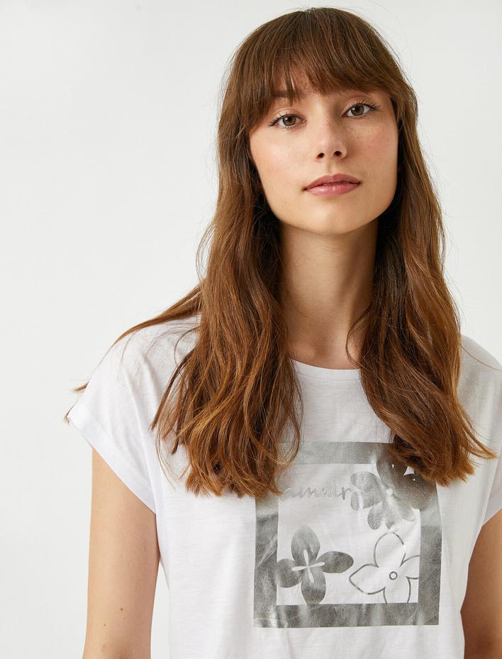  Kısa Kollu Baskılı Tişört