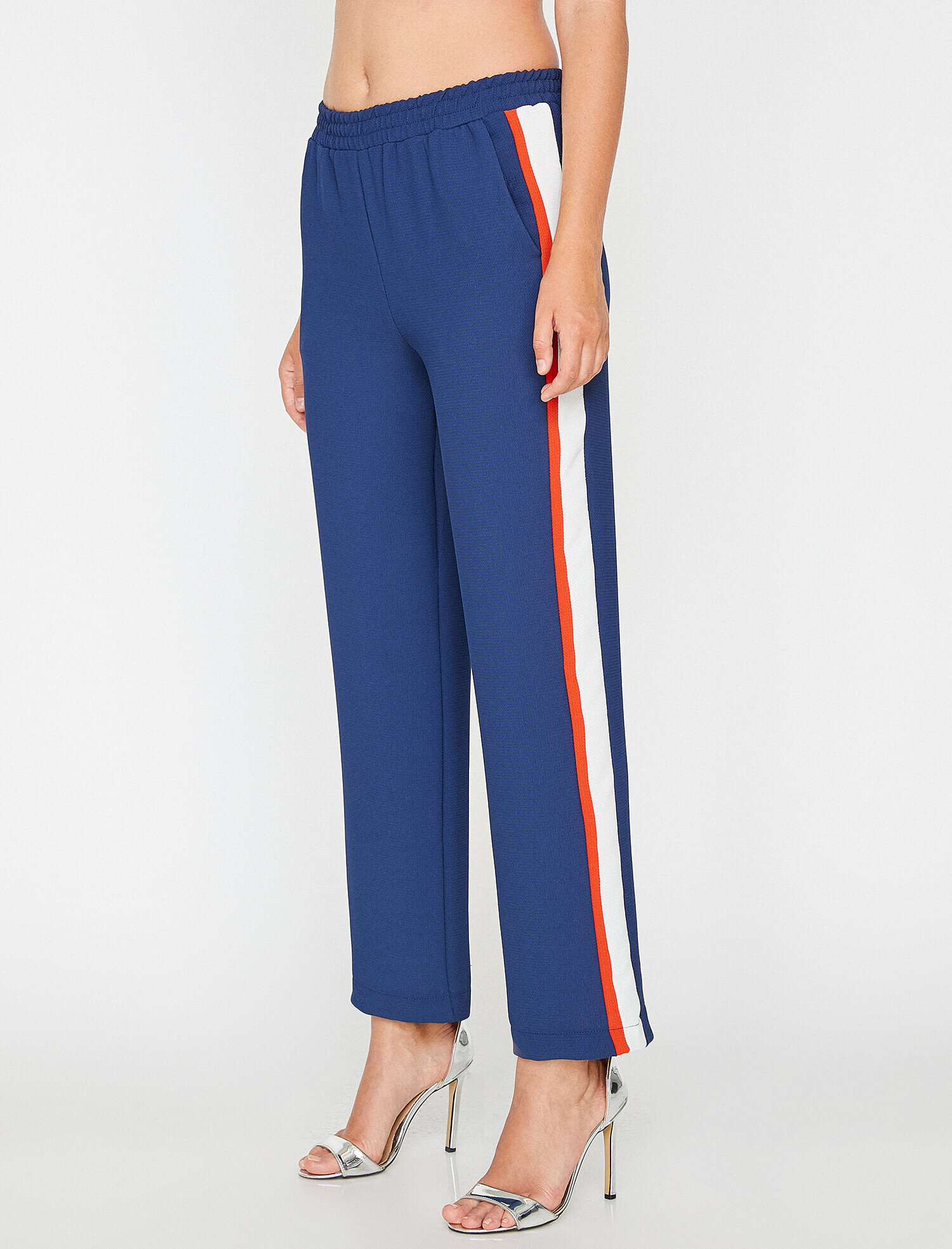   Şerit Detaylı Pantolon
