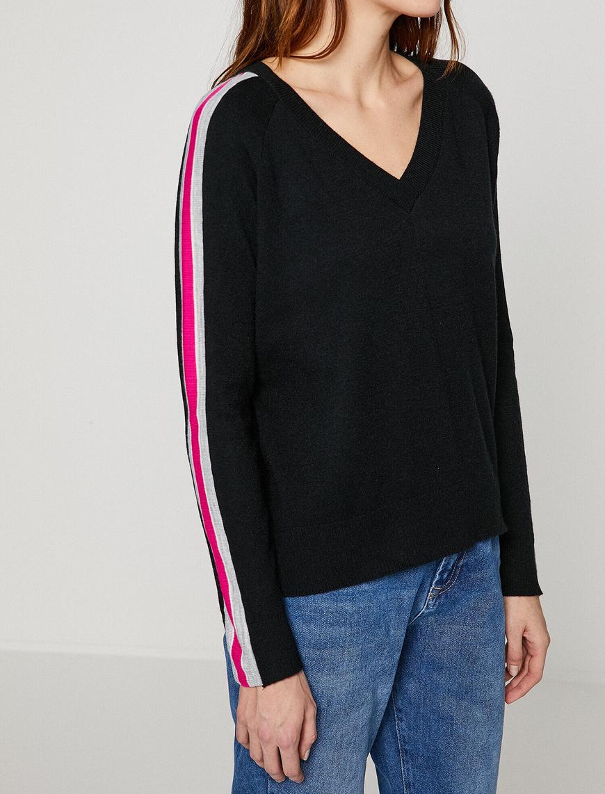   V Yaka Triko Sweatshirt