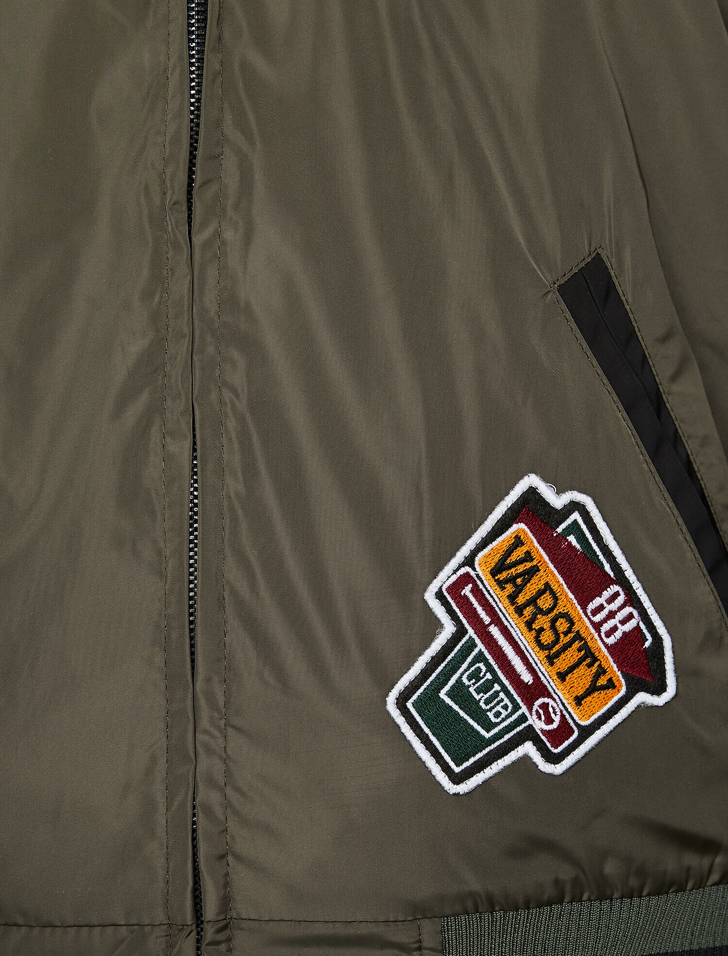   Aplikeli Kolej Ceket