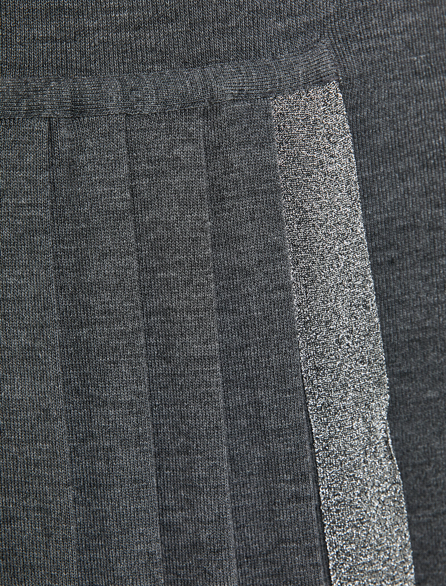   İşlemeli Triko Etek