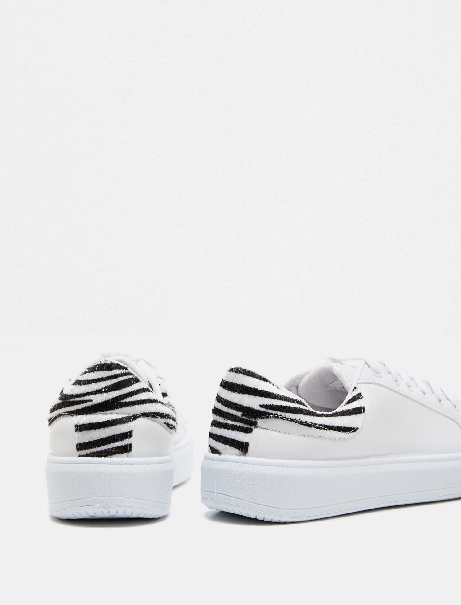  Kadın Bağcıklı Ayakkabı