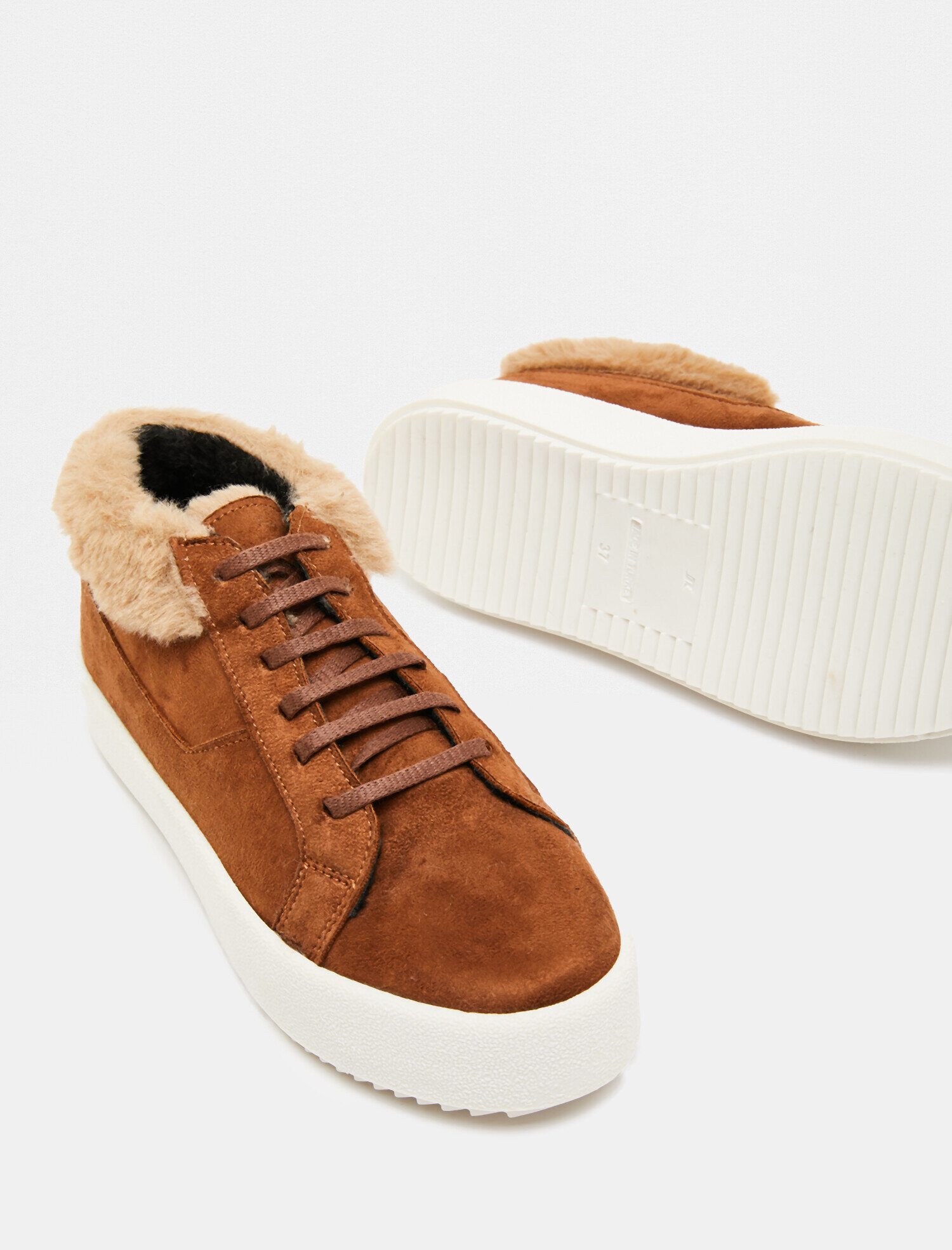  Kadın Süet Görünümlü Ayakkabı