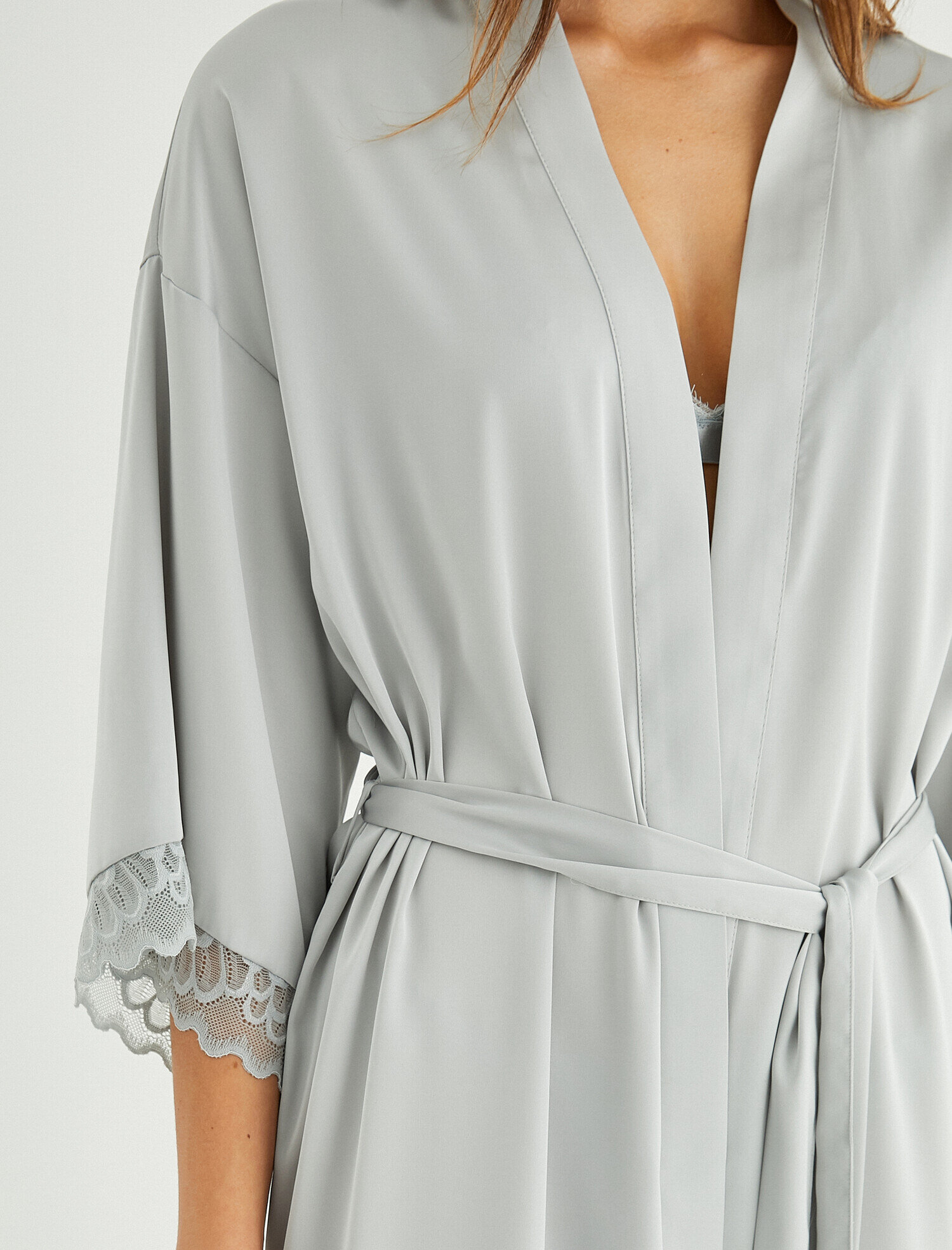   Dantelli Yarım Kol Kuşaklı Saten Sabahlık