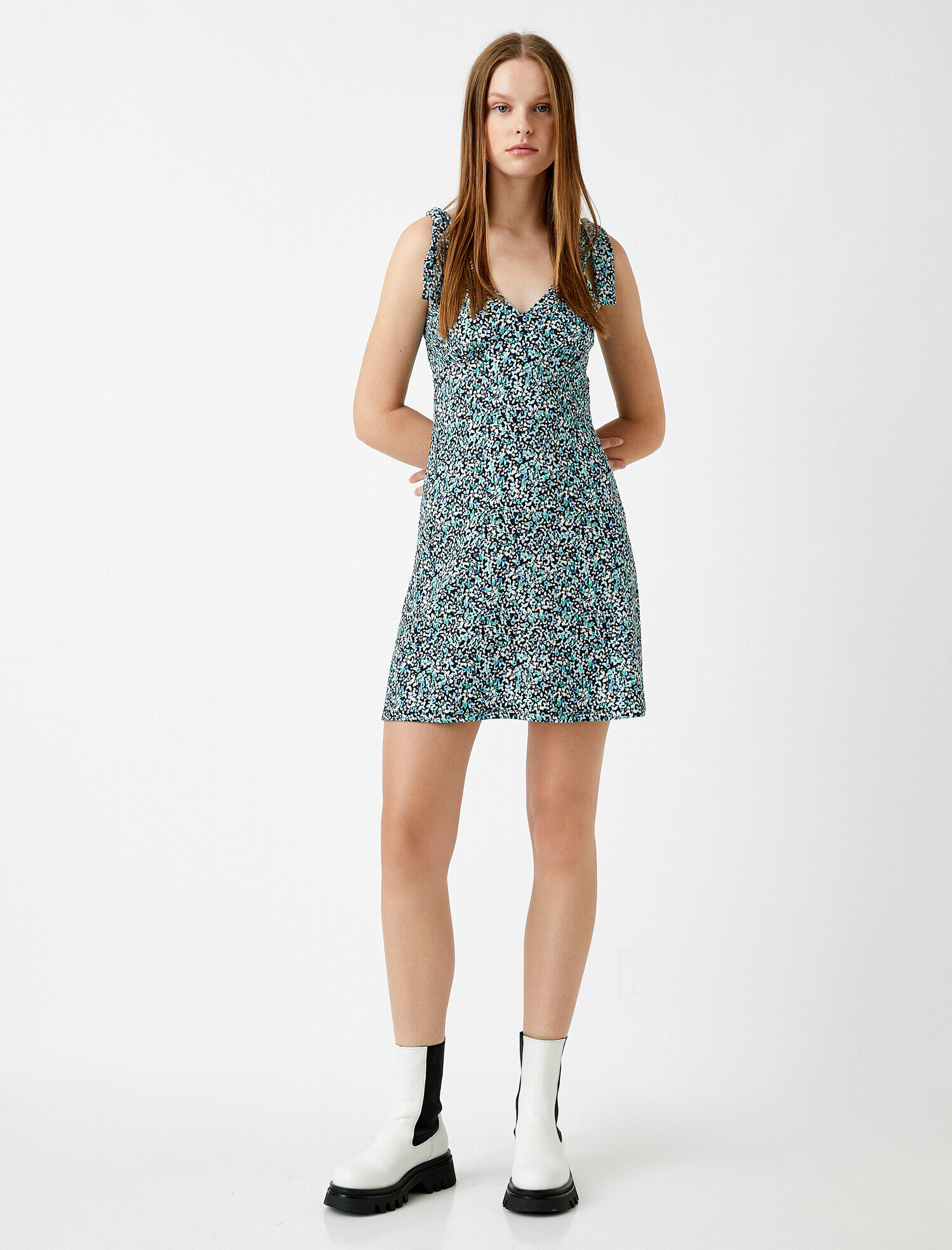   Yazlık Askılı Elbise