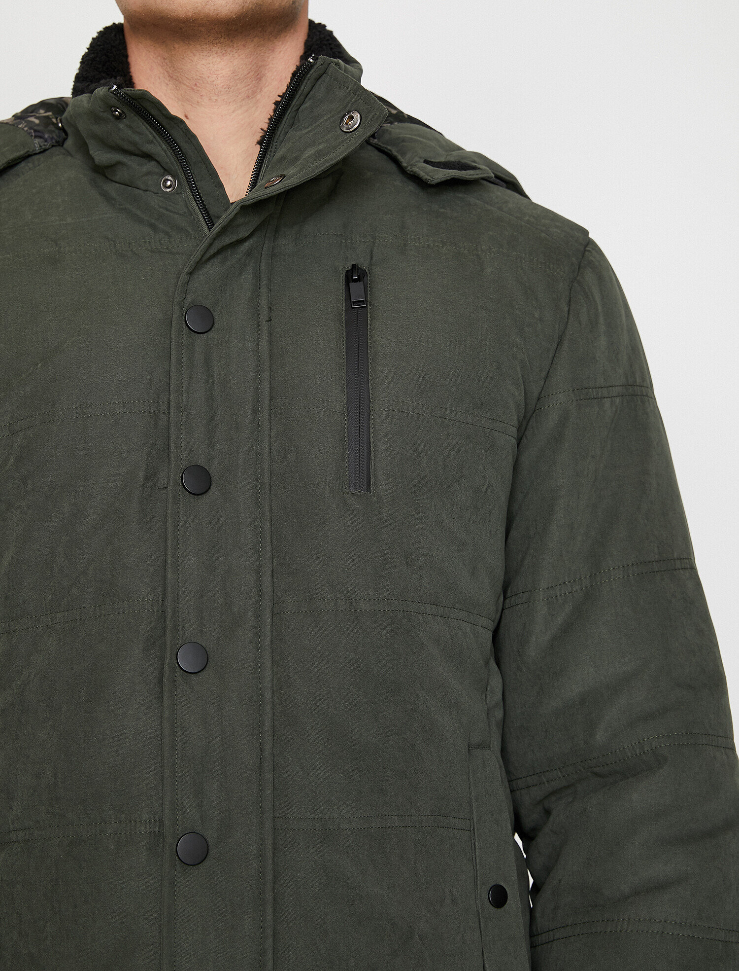   Deri Görünümlü Mont