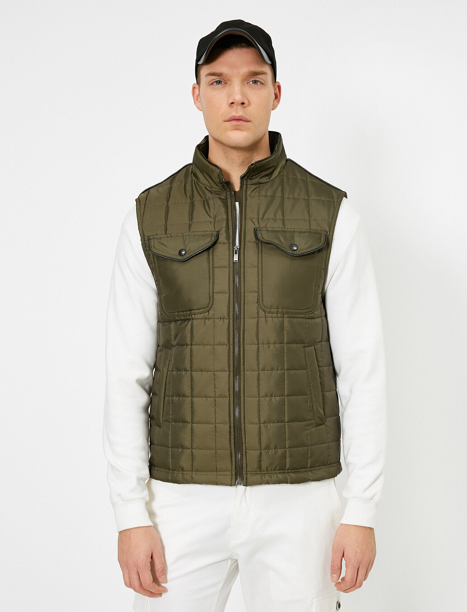 Cep Detaylı Fermuarlı Kapitoneli Yelek