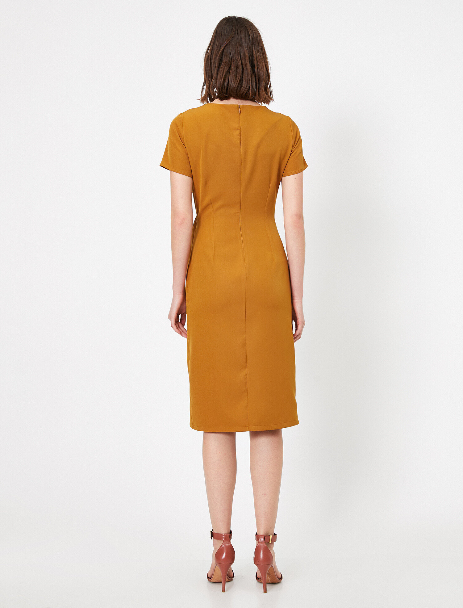   Toka Detaylı Elbise