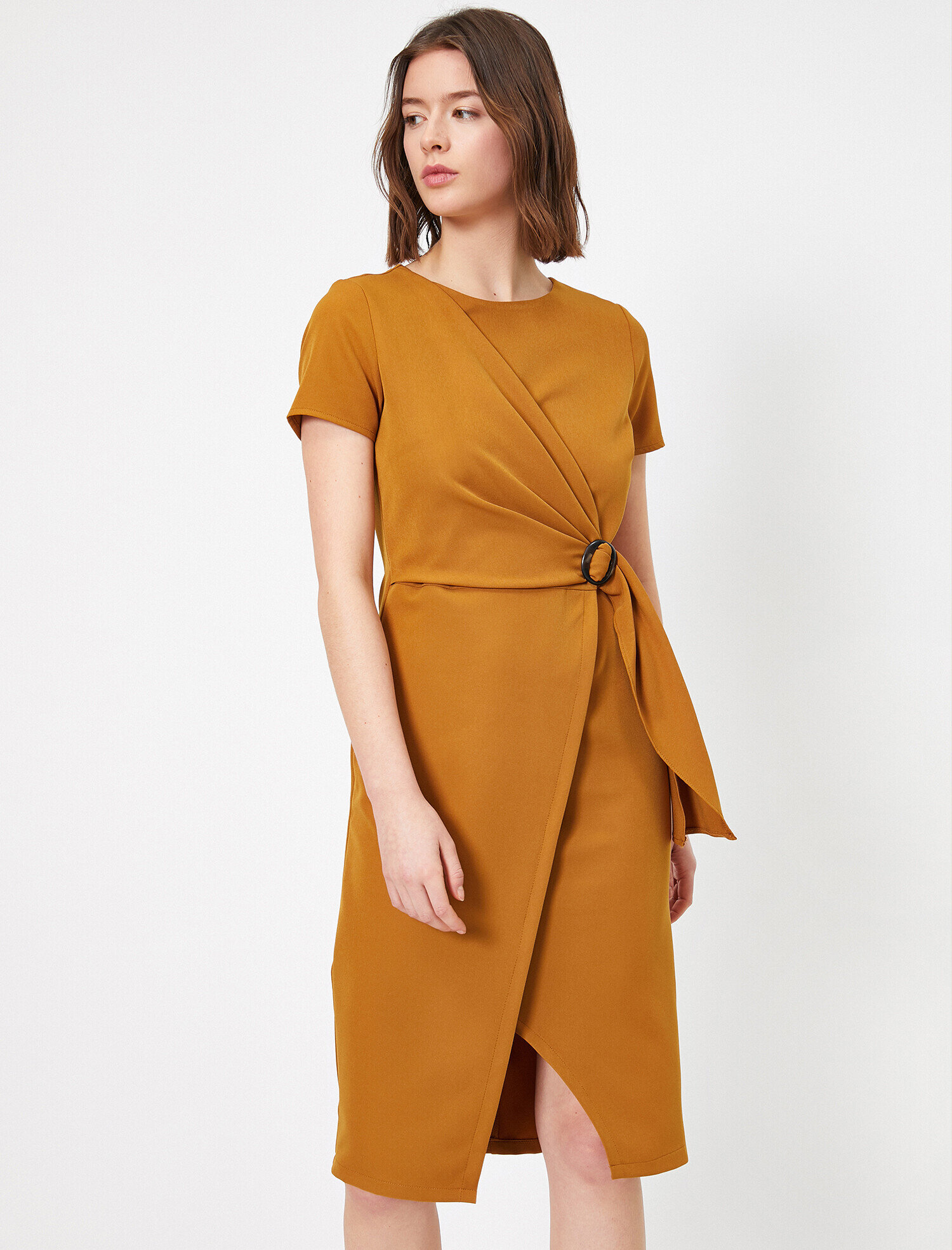   Toka Detaylı Elbise