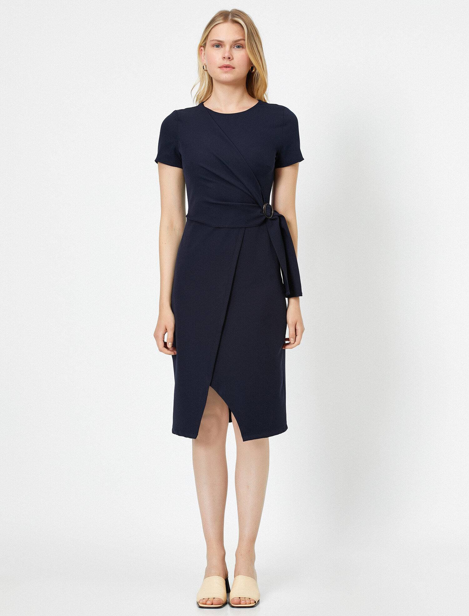   Toka Detaylı Elbise