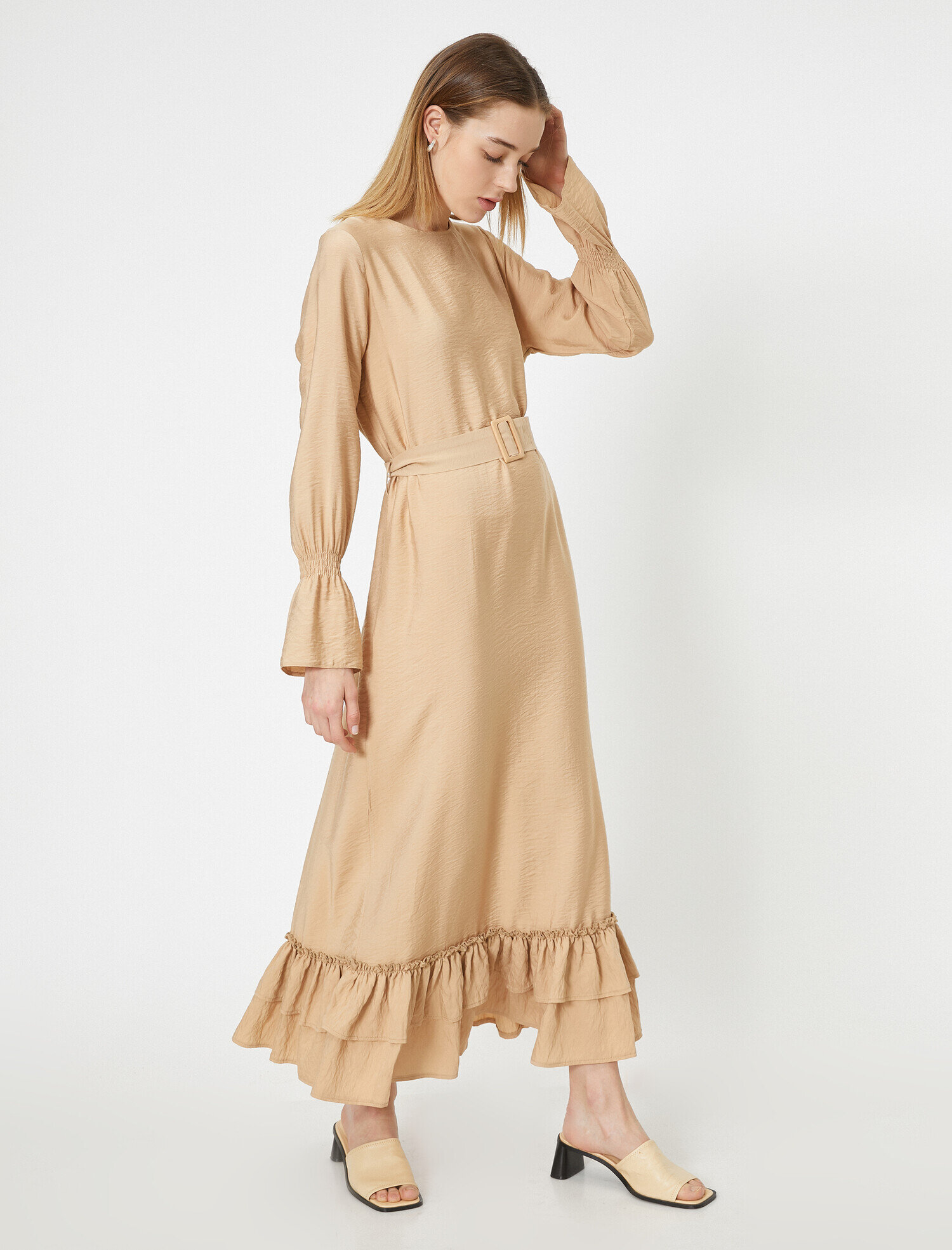   Beli Kemer Detaylı Uzun Kollu Uzun Elbise