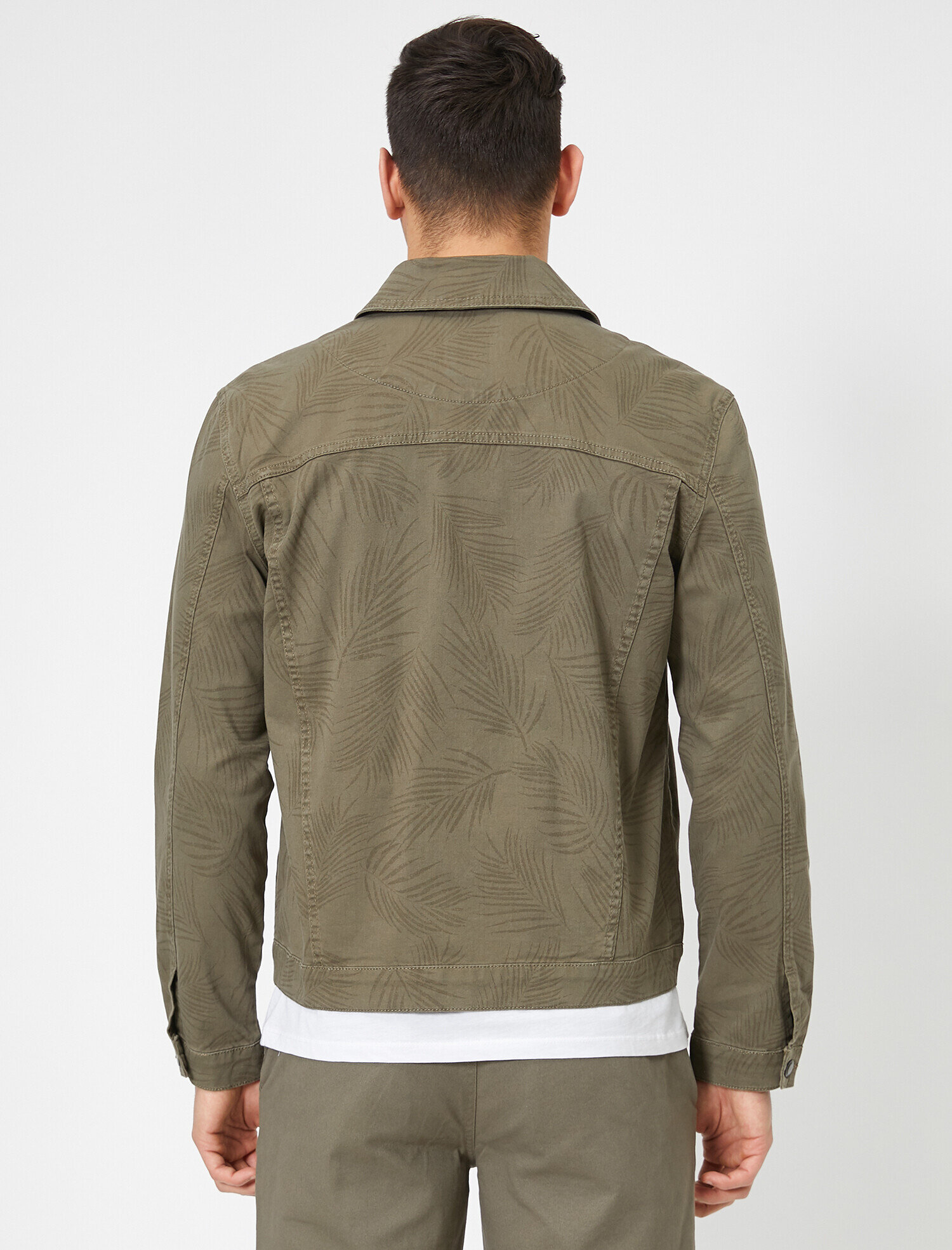 Cep Detaylı Metal Düğmeli Yaprak Desenli Mont