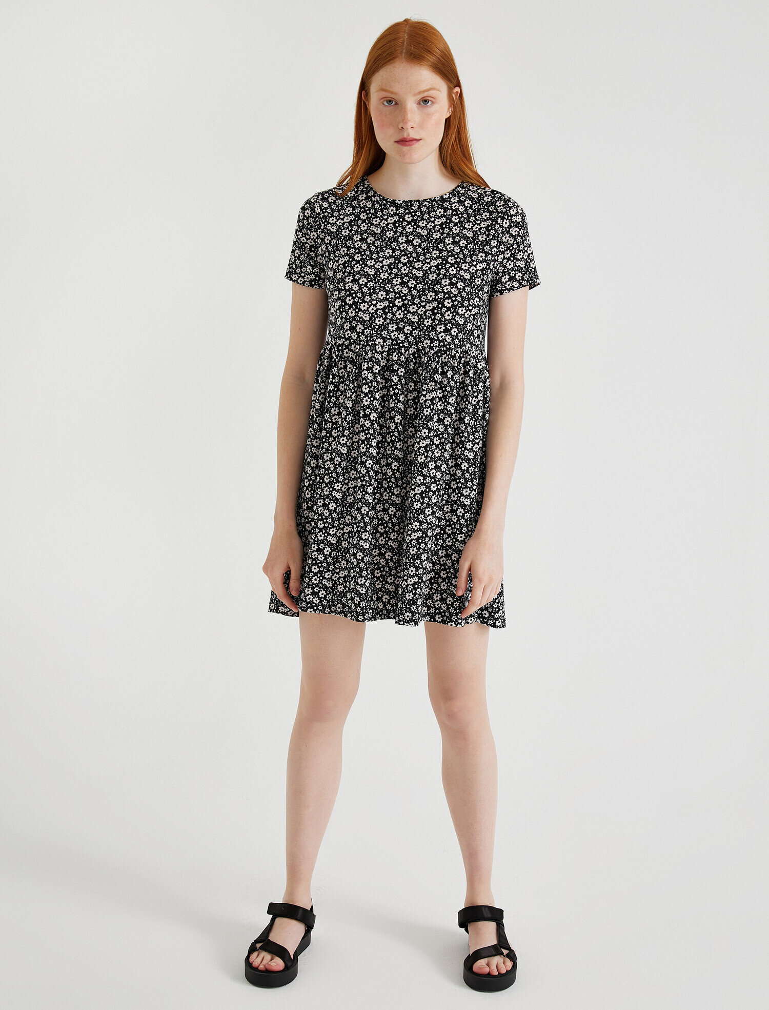   Çiçekli Yazlık Elbise