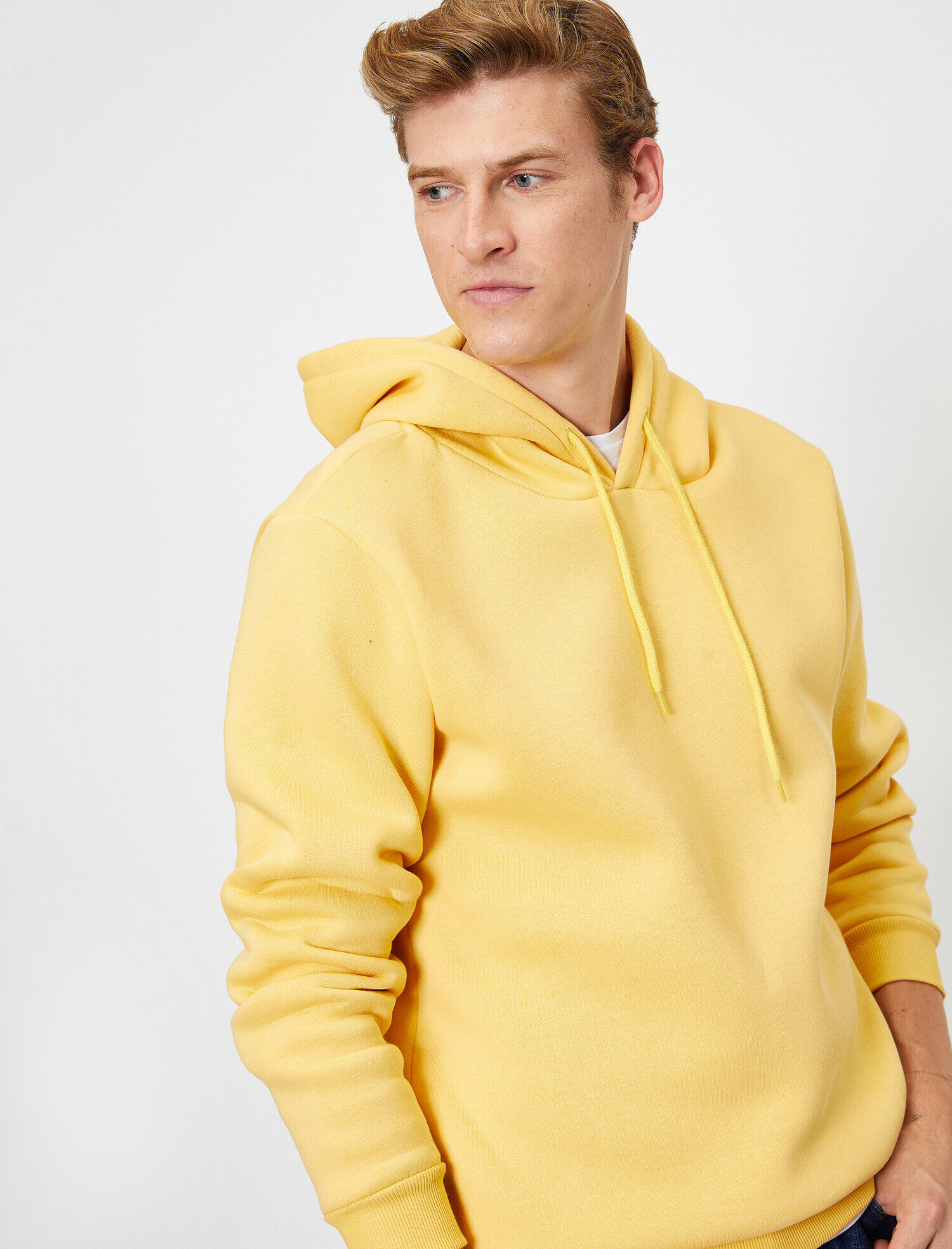 Uzun Kollu Kapüşonlu Sweatshirt