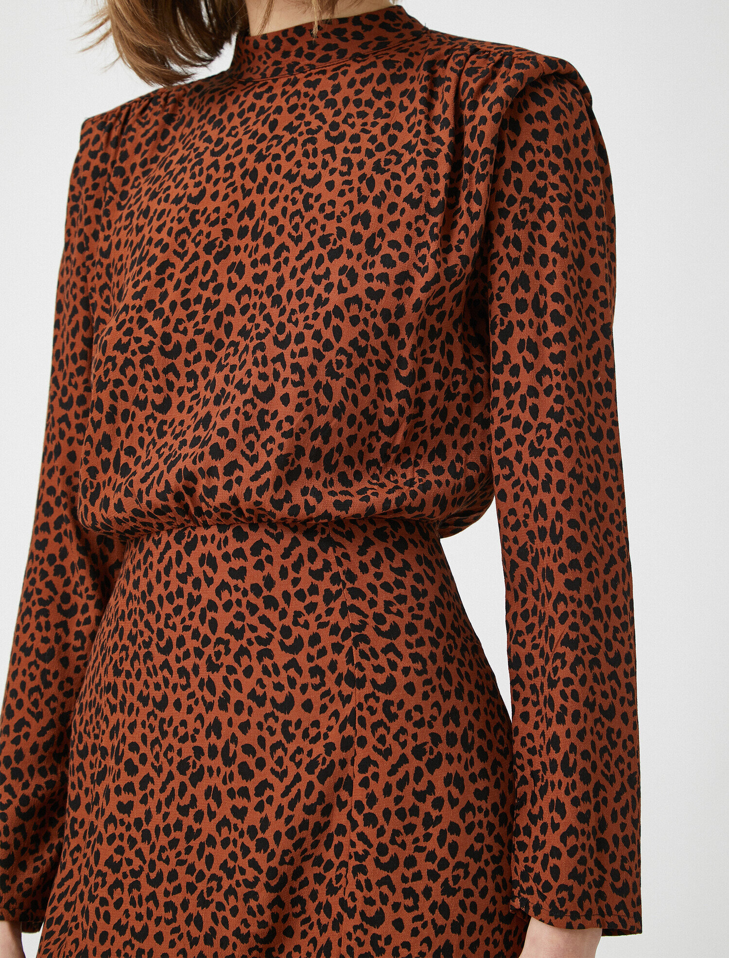   Dik Yaka Uzun Kollu Baskılı Kısa Elbise