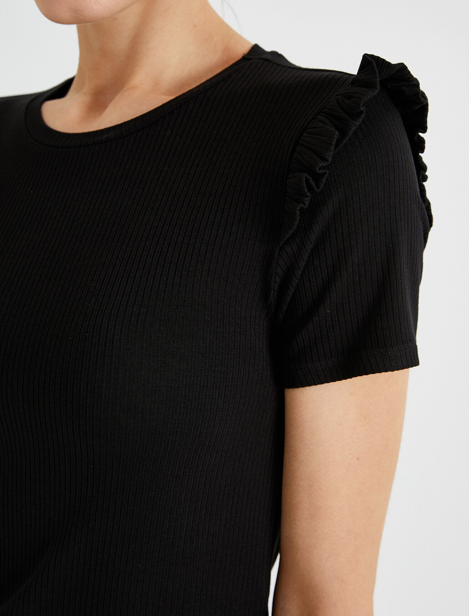   Fitilli Tişört Fırfırlı