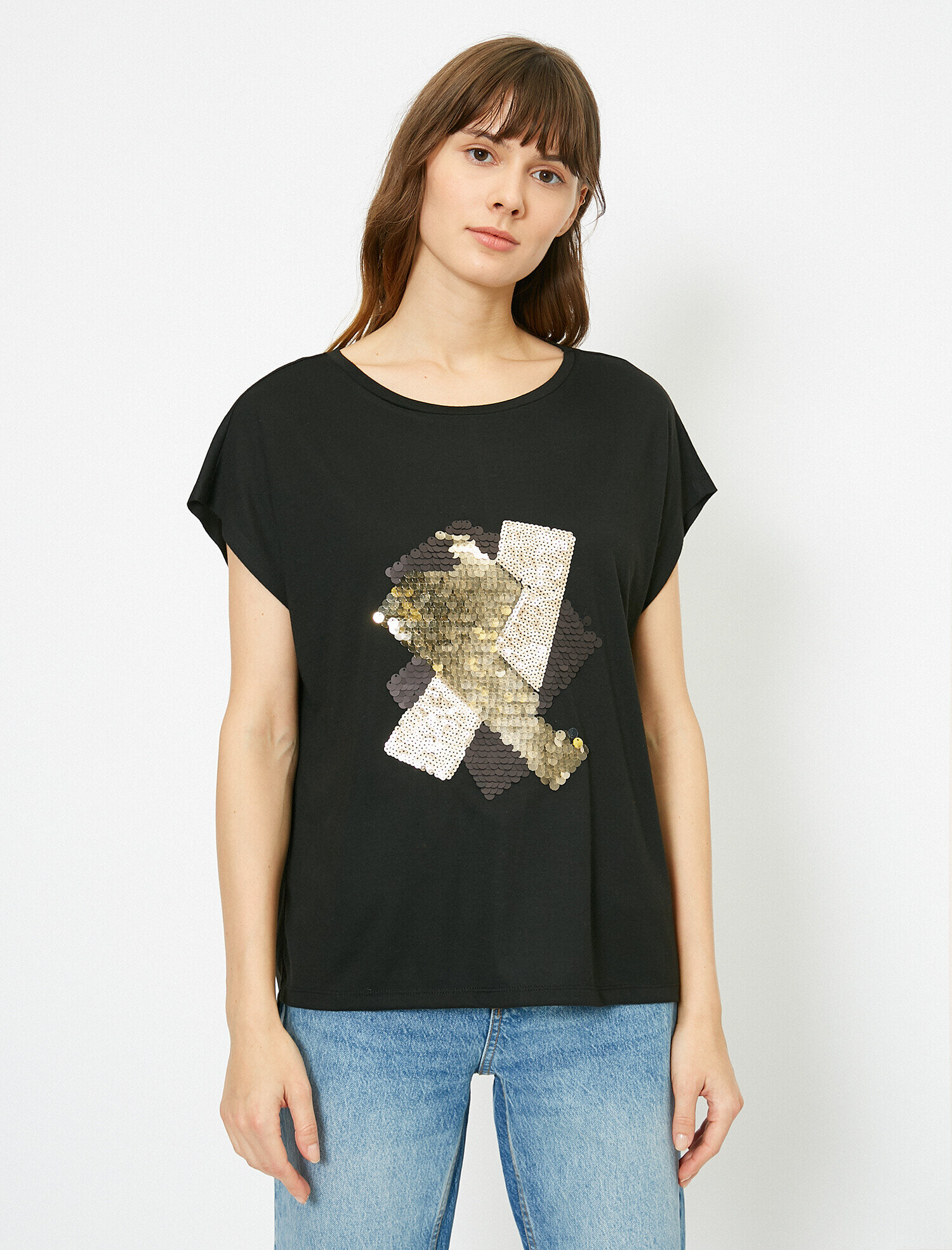   Pul Detaylı Kısa Kollu Tişört