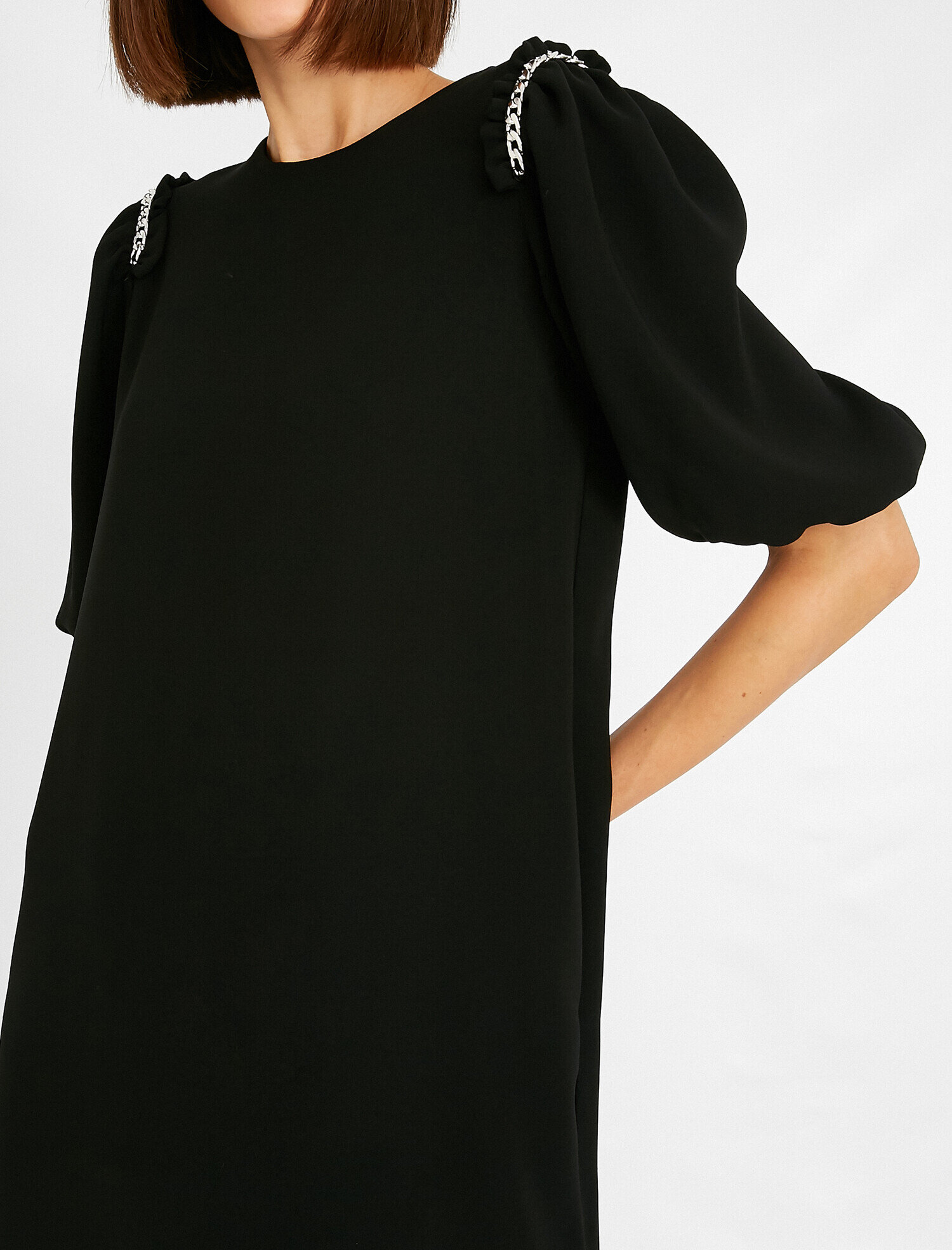   Bisiklet Yaka Kısa Kollu Zincir Detaylı Elbise