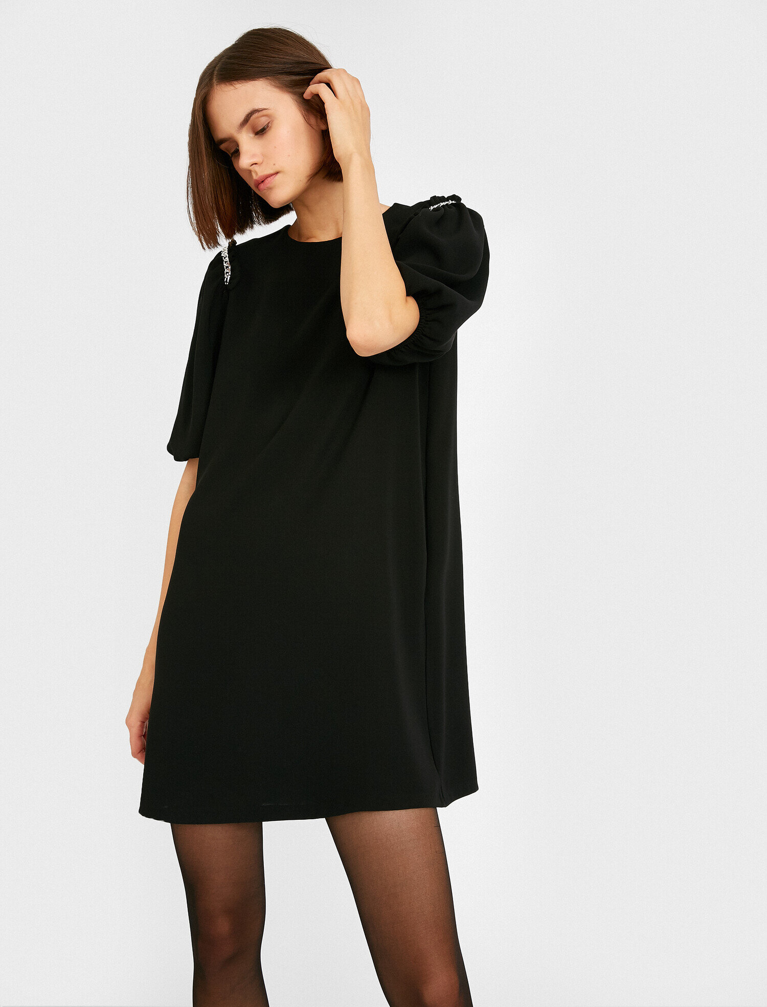   Bisiklet Yaka Kısa Kollu Zincir Detaylı Elbise