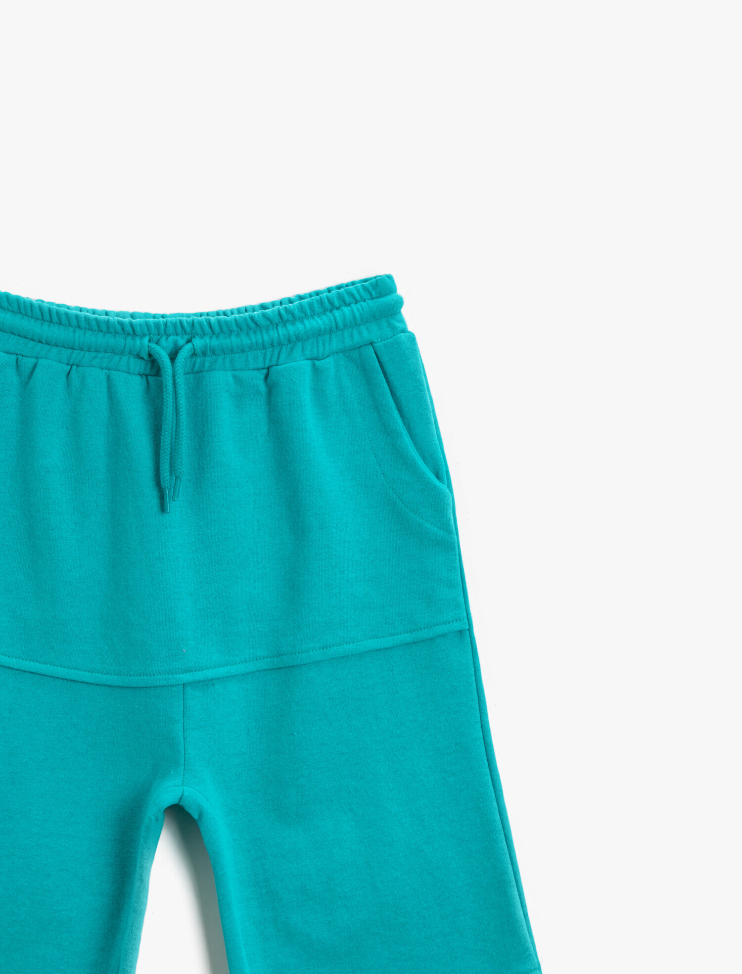  Erkek Çocuk Cepli Şort Belden Bağlamalı