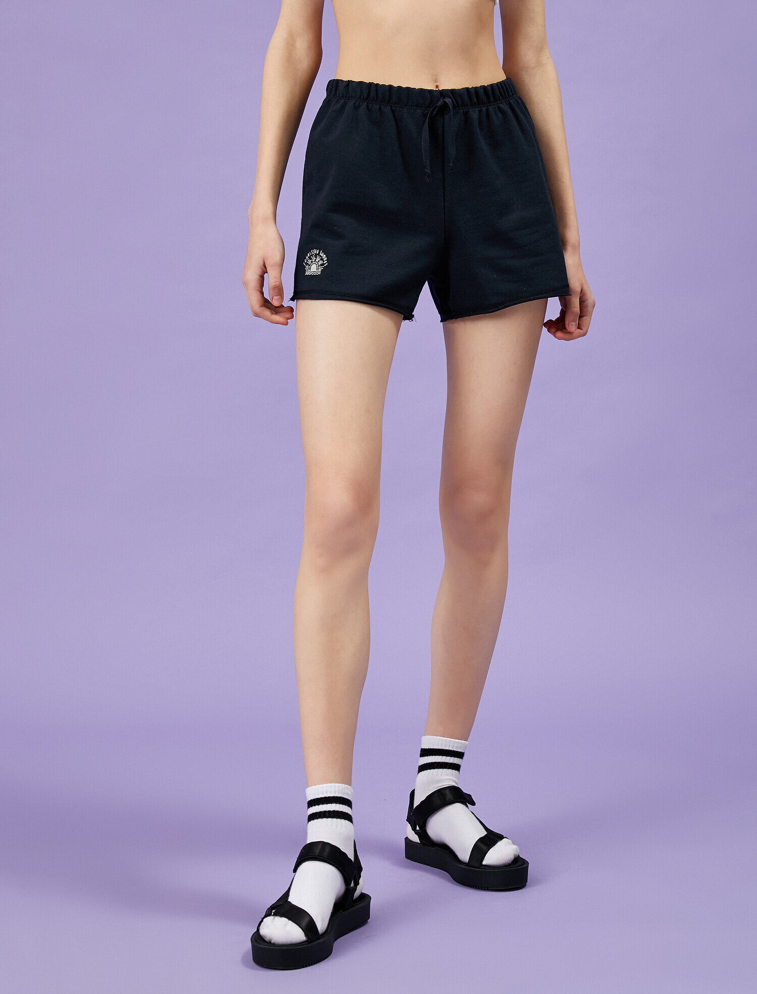   Amblemli Şort Belden Bağlamalı