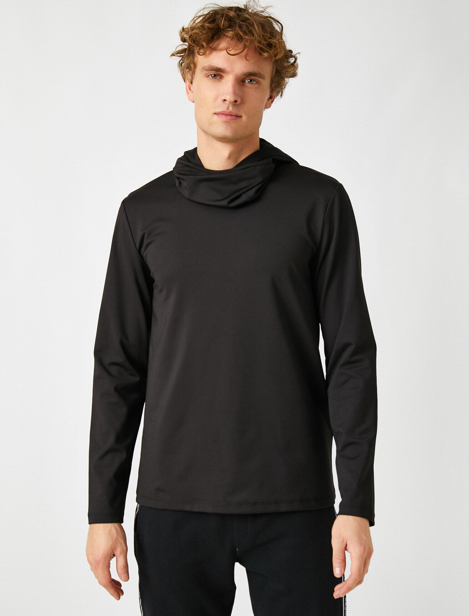   Regular Fit Kapüşonlu Basic Uzun Kollu Yüksek Yaka Sweatshirt