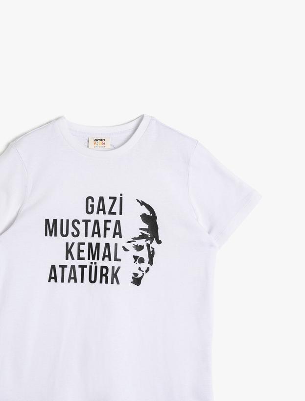  Erkek Çocuk Atatürk Baskılı Tişört