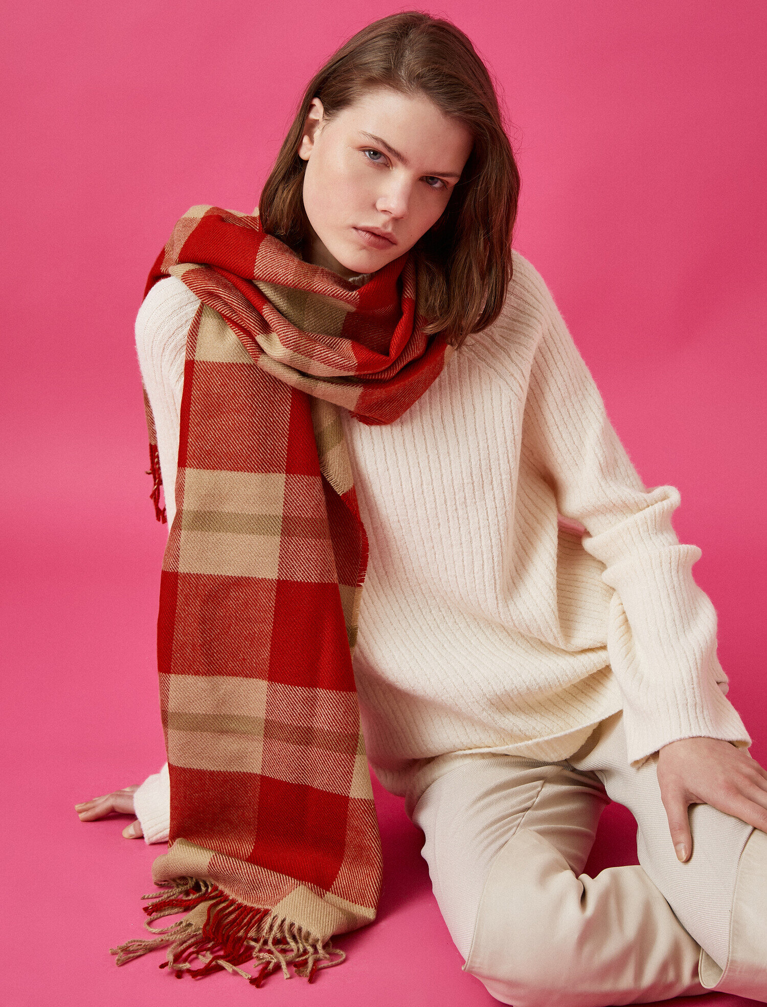  Kadın Kareli Püsküllü Atkı