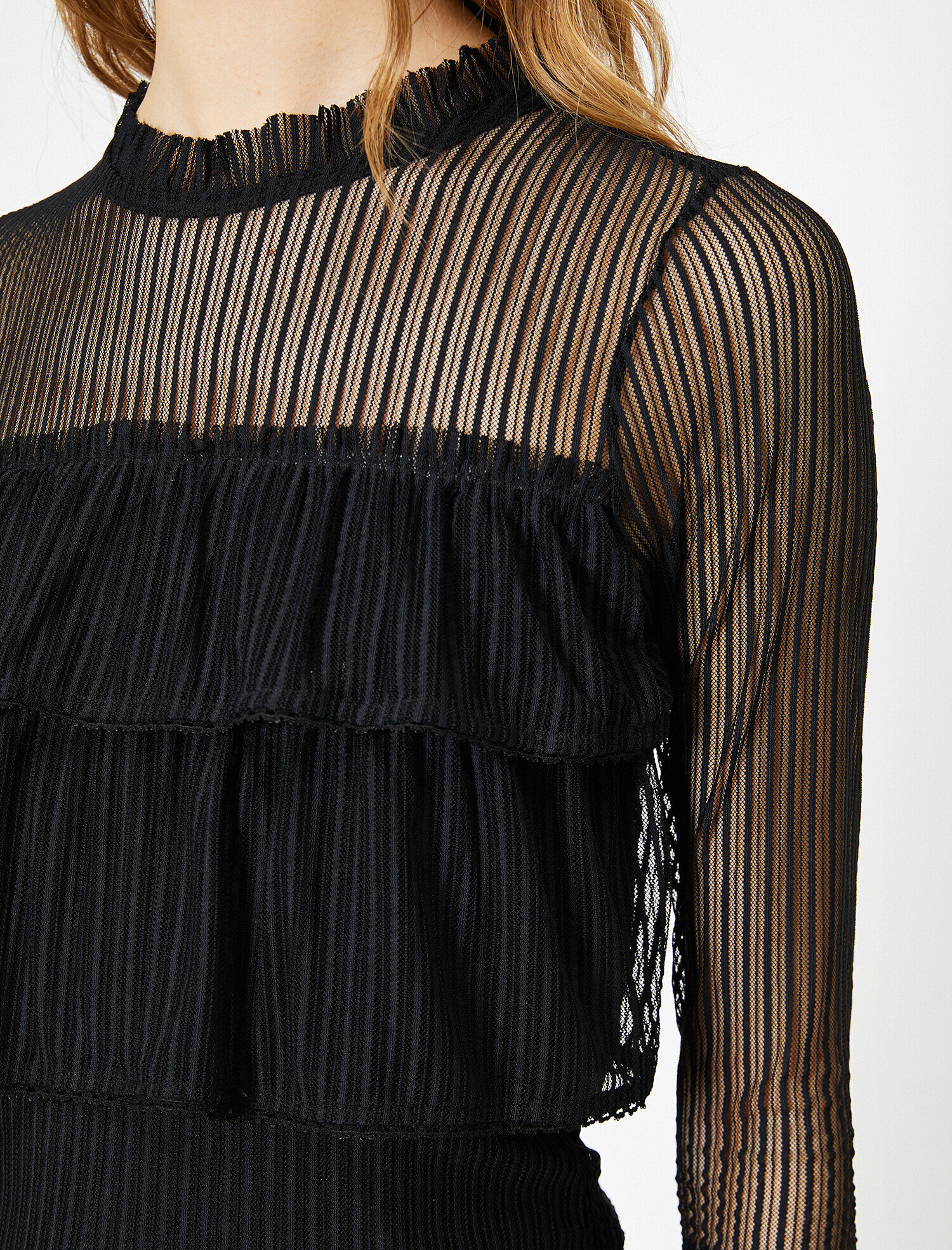   Uzun Kollu Tişört Fırfır Detaylı Tül Bluz