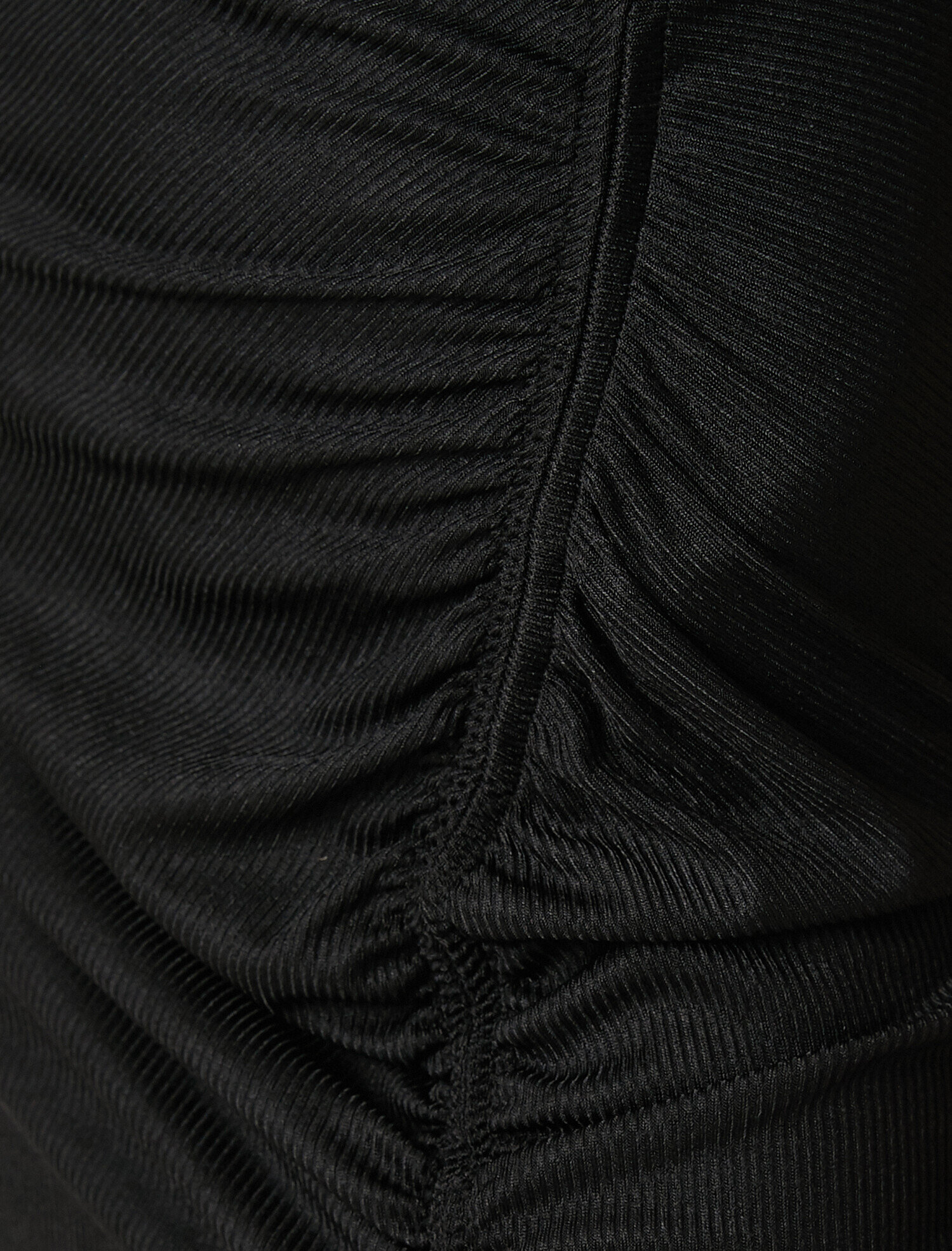 Kısa Kollu Büzgü Detaylı Yırtmaç Detaylı Elbise