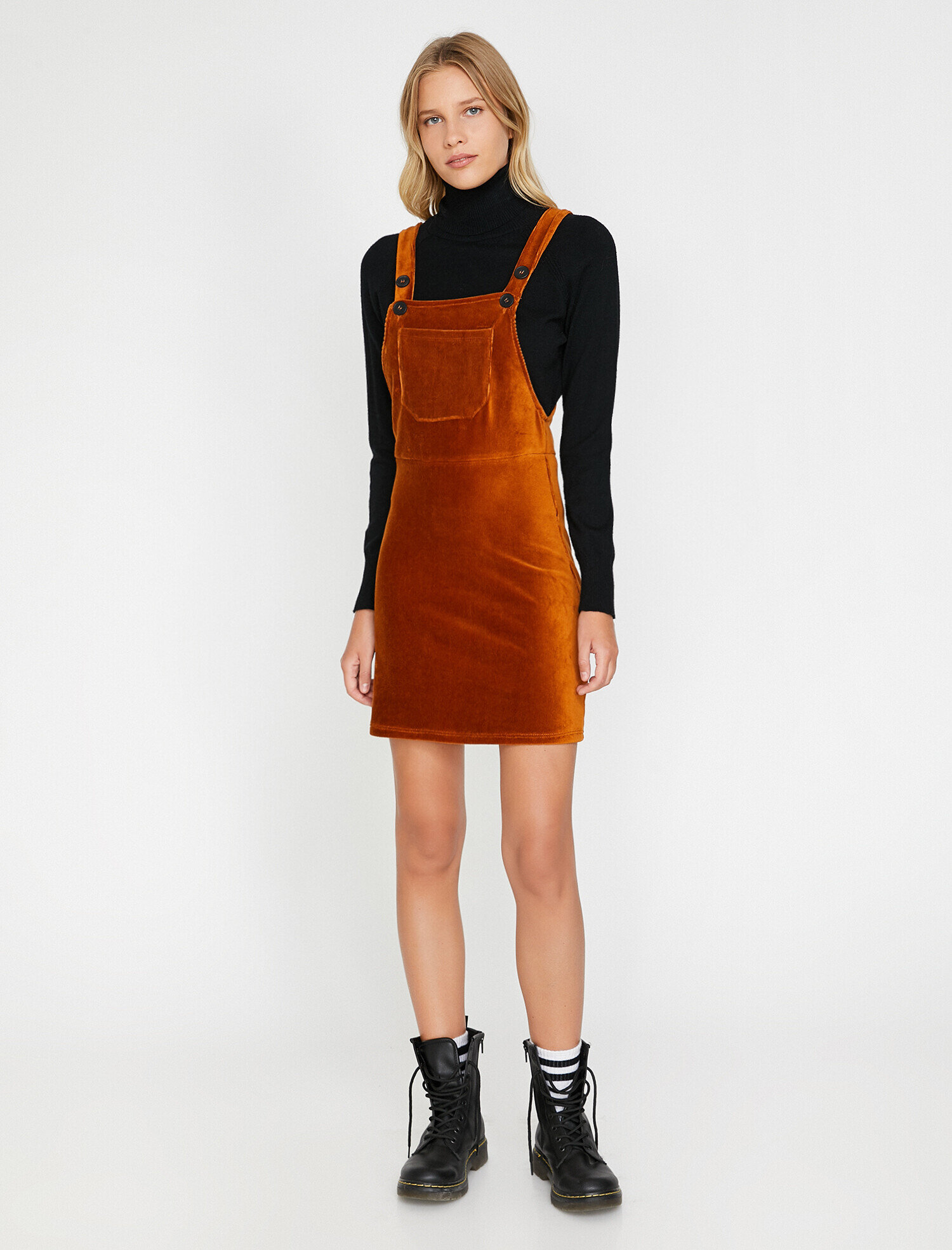   Kolsuz Kadife Elbise