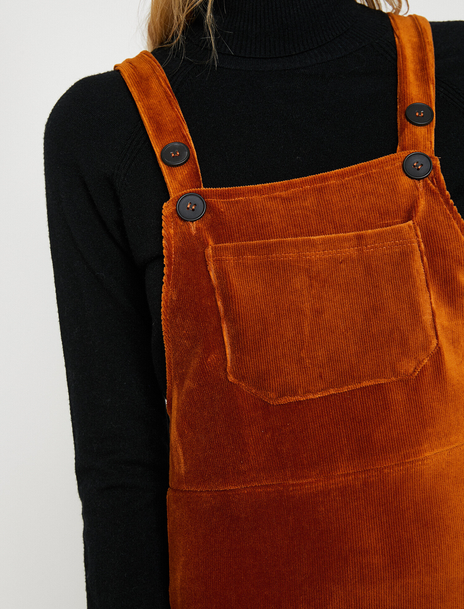   Kolsuz Kadife Elbise