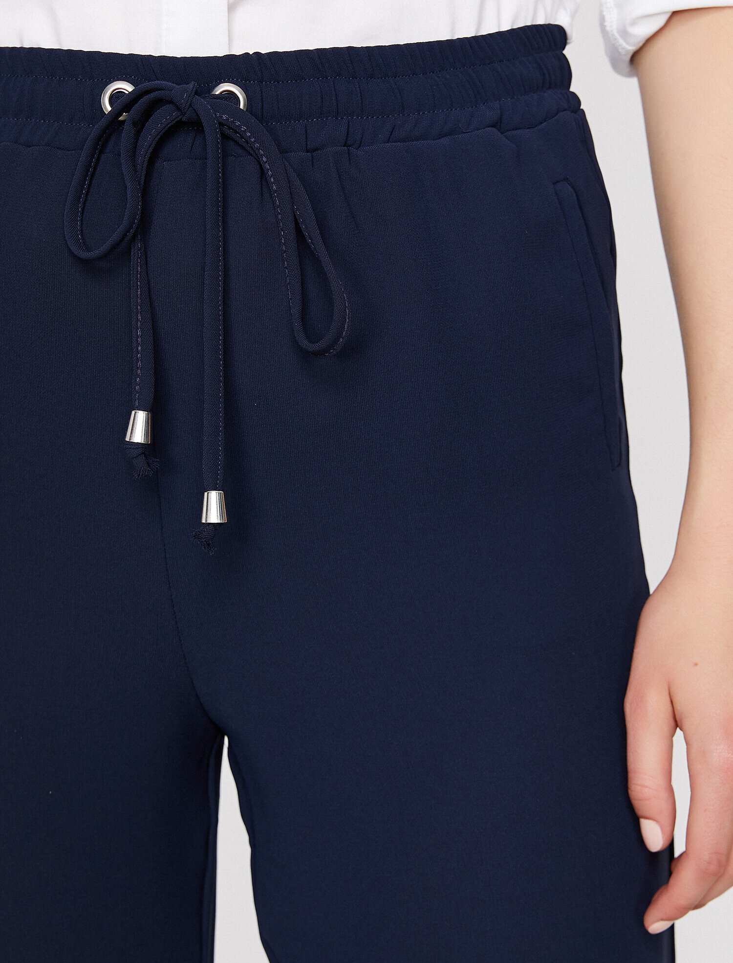 Beli Bağlama Detaylı Pantolon