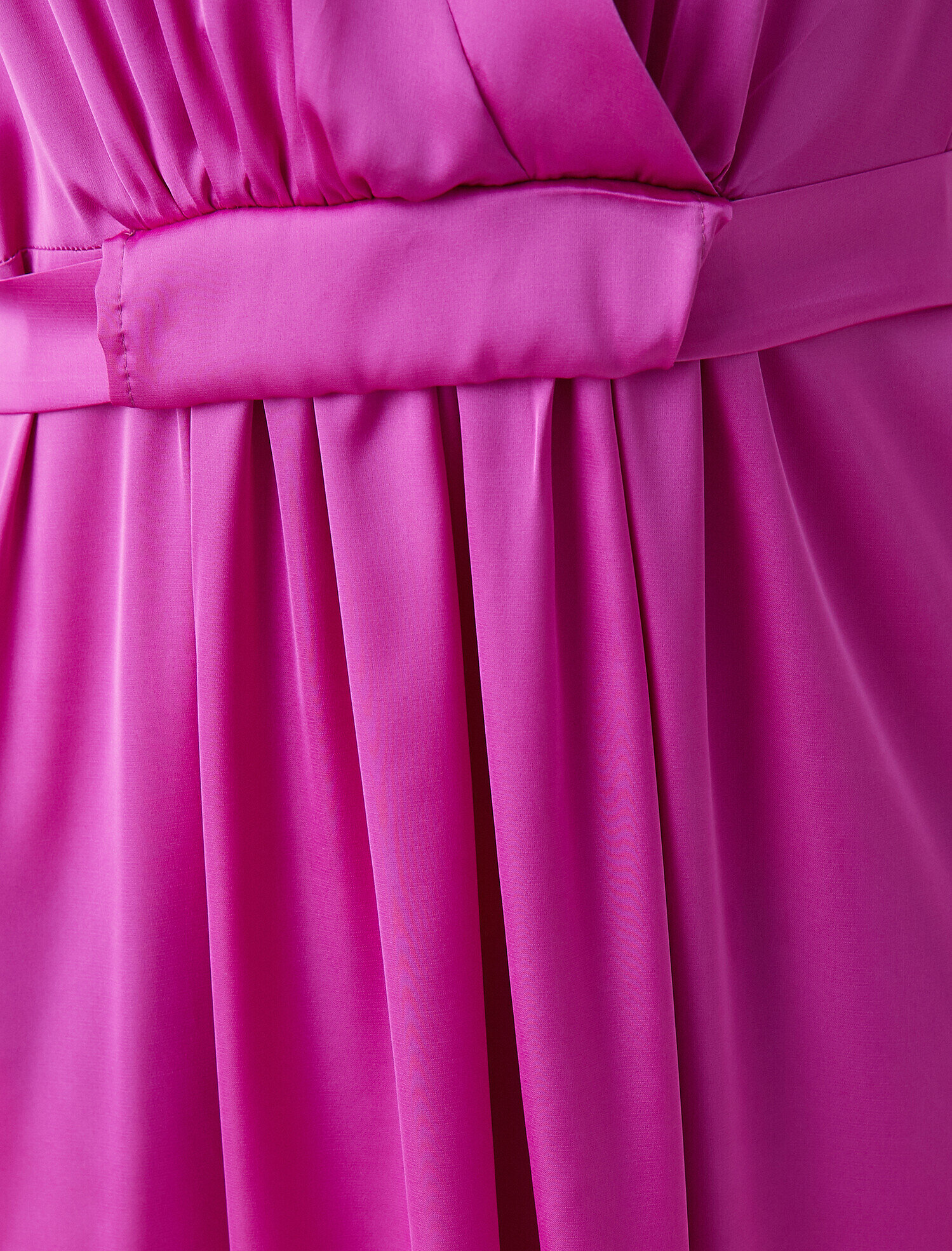   Bel Detaylı Midi Elbise