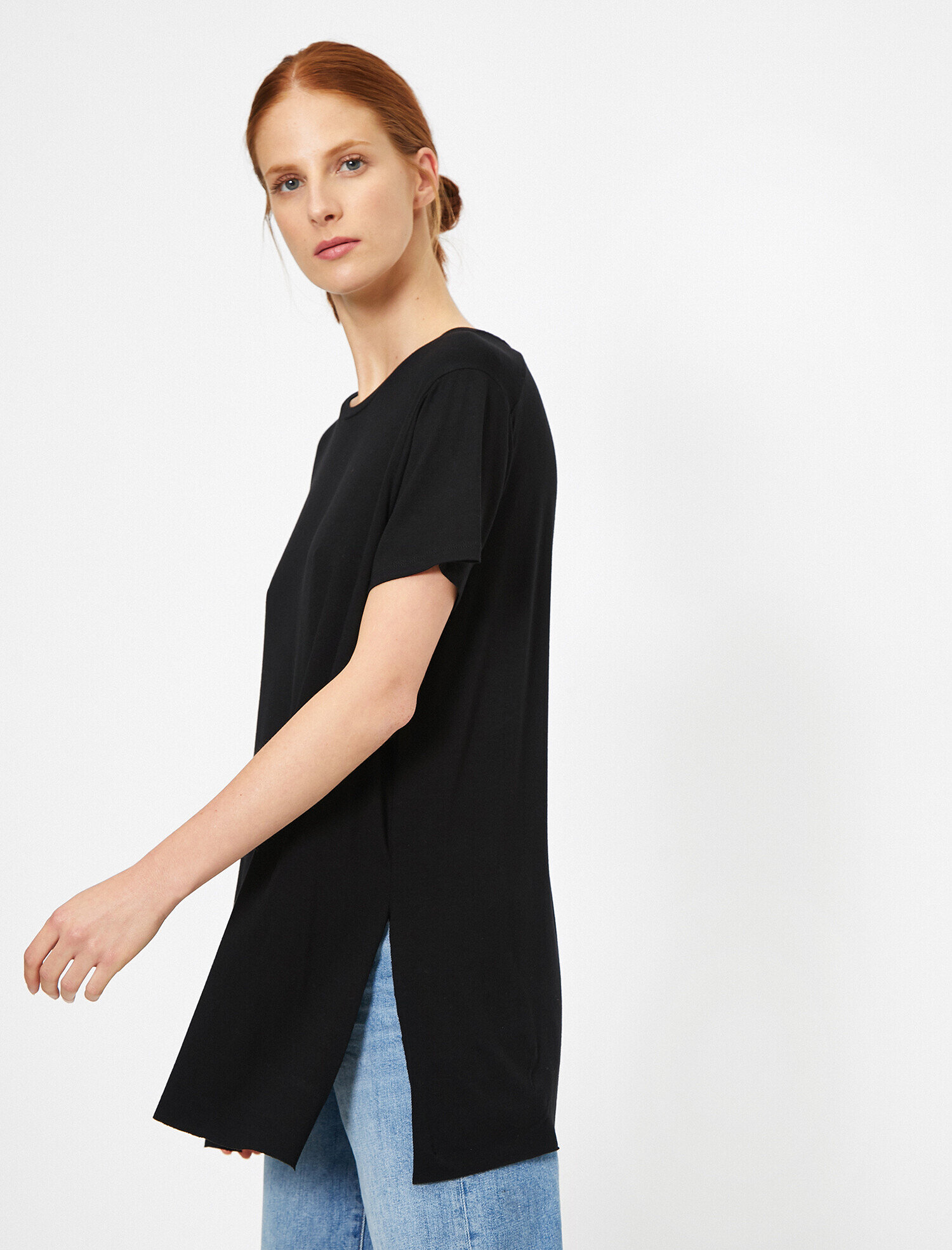   Yırtmaç Detaylı Bol Kesim Tişört