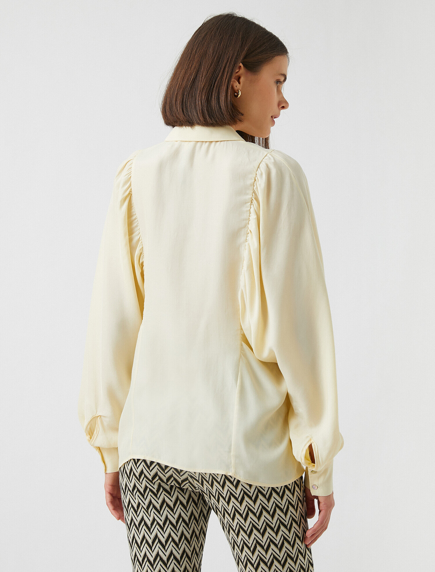   Yarasa Kollu Gömlek