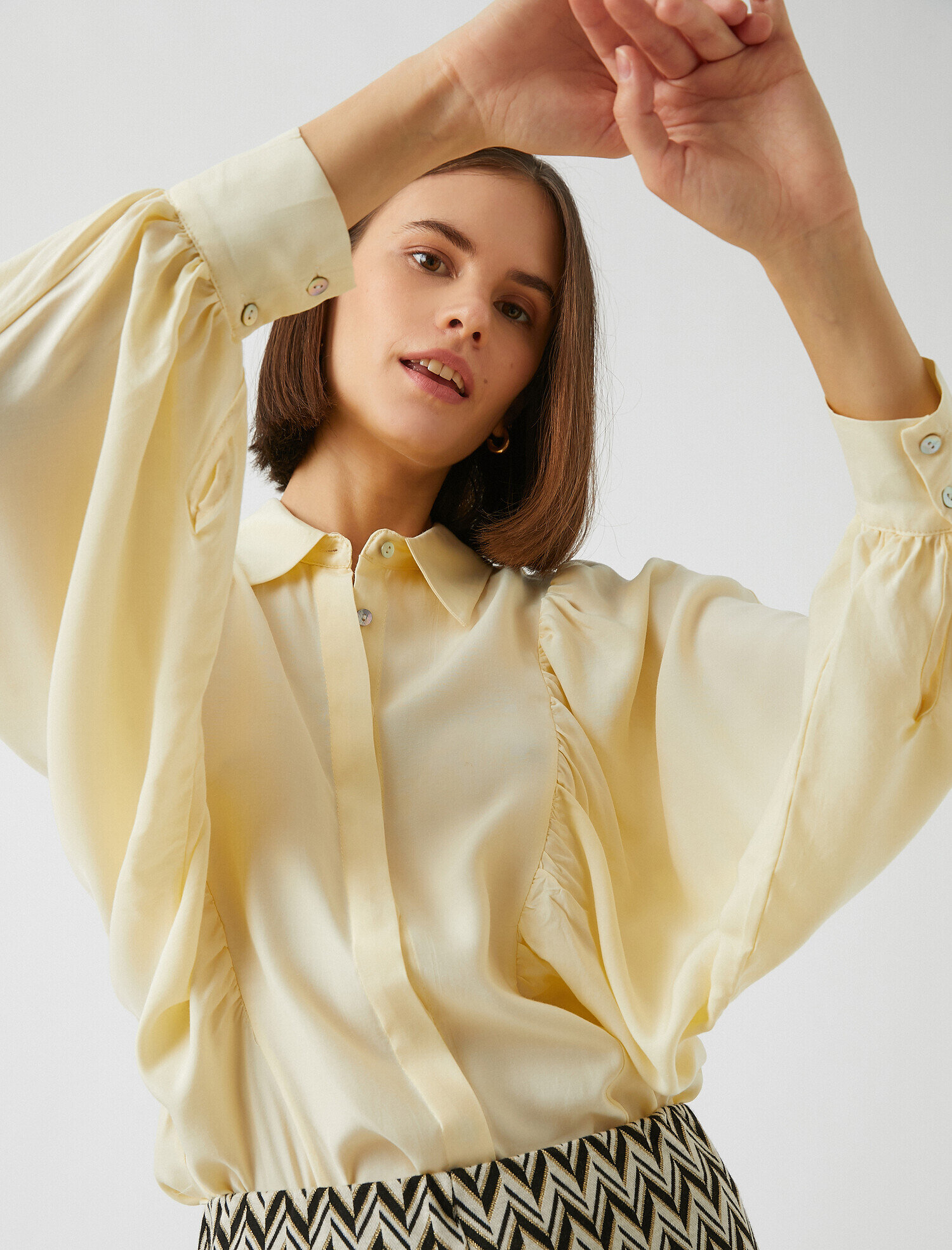   Yarasa Kollu Gömlek