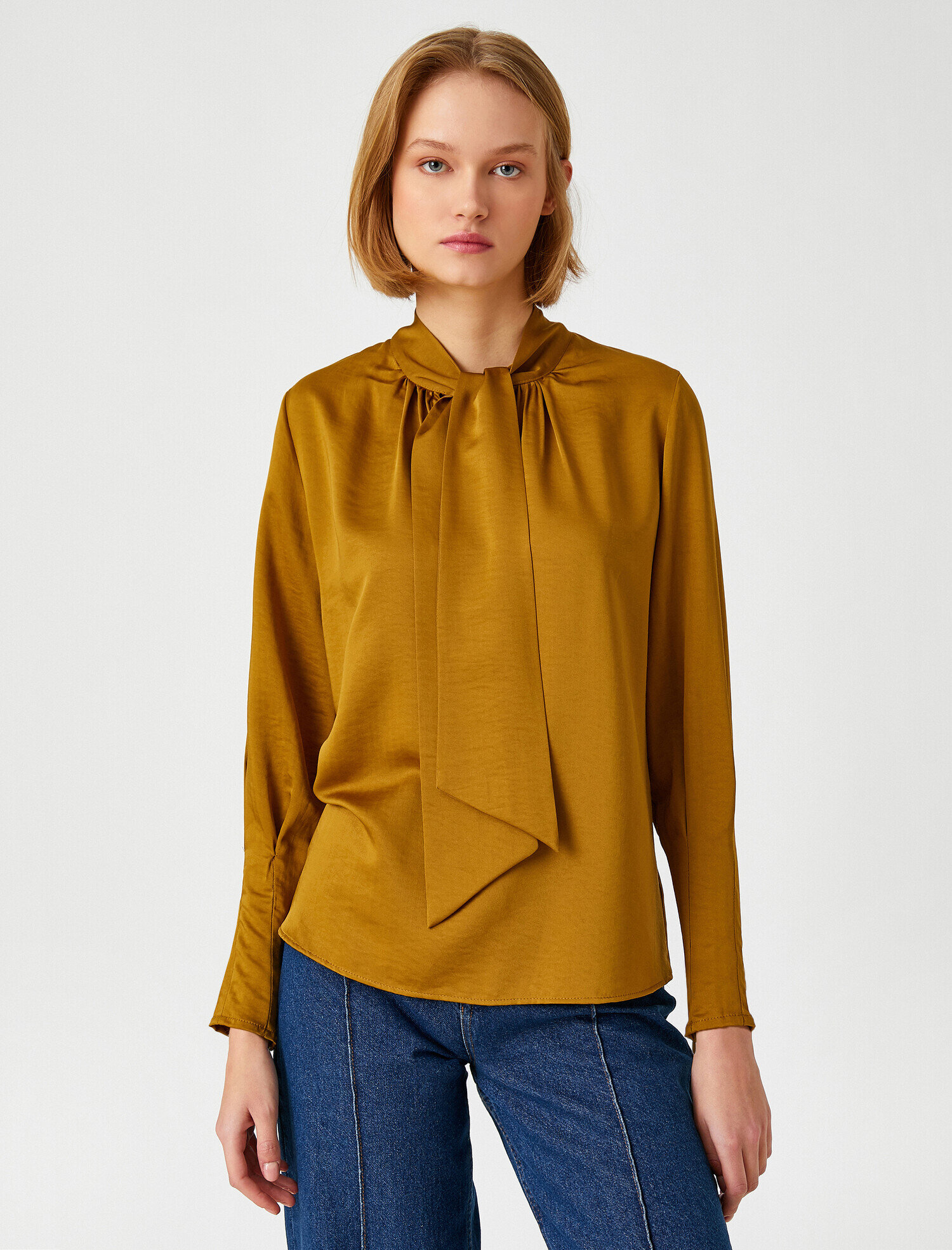   Fular Detaylı Saten Bluz Uzun Kollu