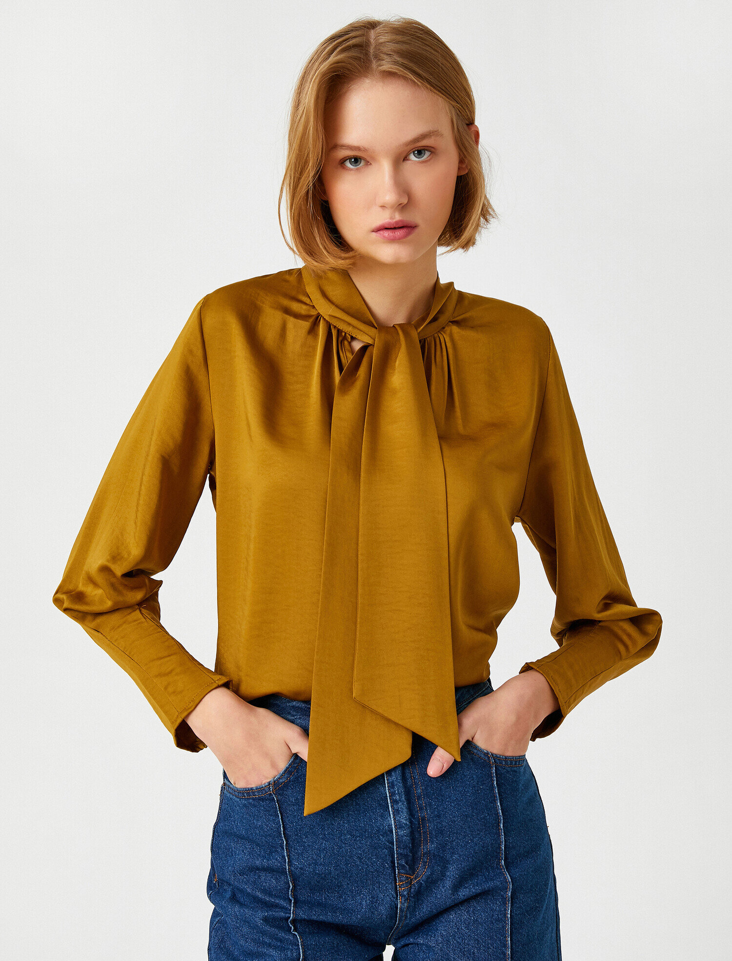   Fular Detaylı Saten Bluz Uzun Kollu