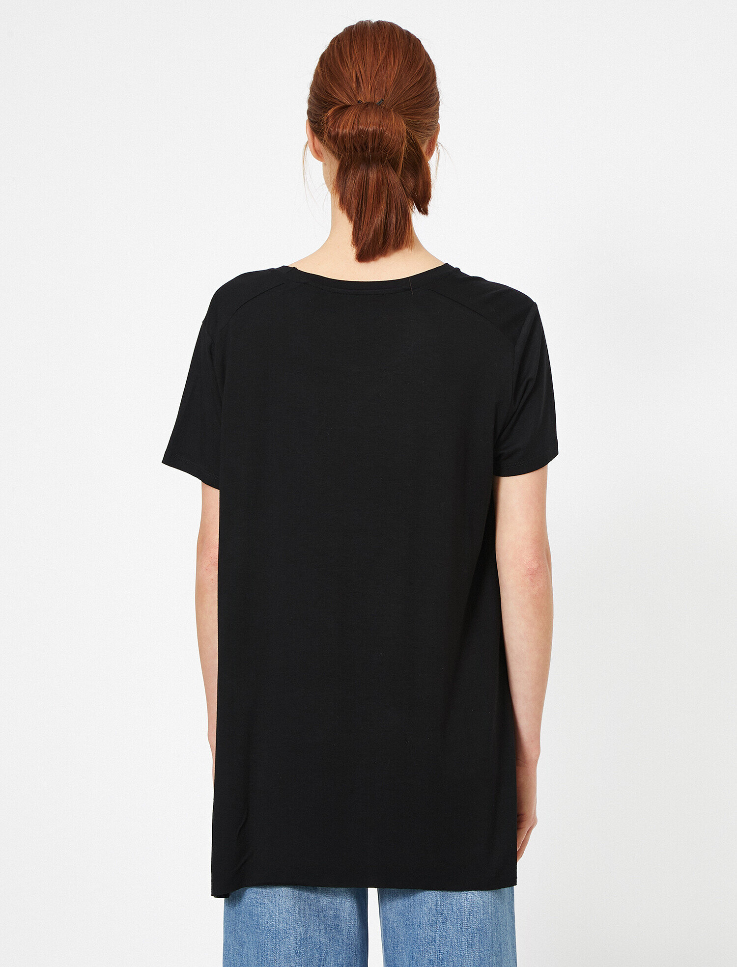   Yırtmaç Detaylı Bol Kesim Tişört