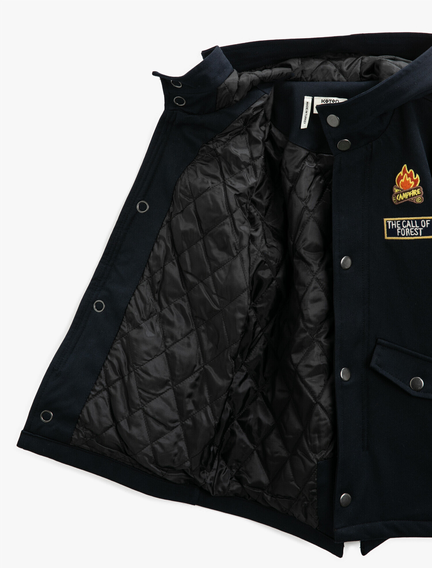  Erkek Çocuk Kapüşonlu Cepli İşlemeli Kaban