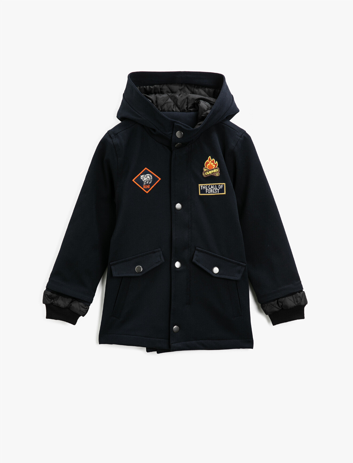  Erkek Çocuk Kapüşonlu Cepli İşlemeli Kaban