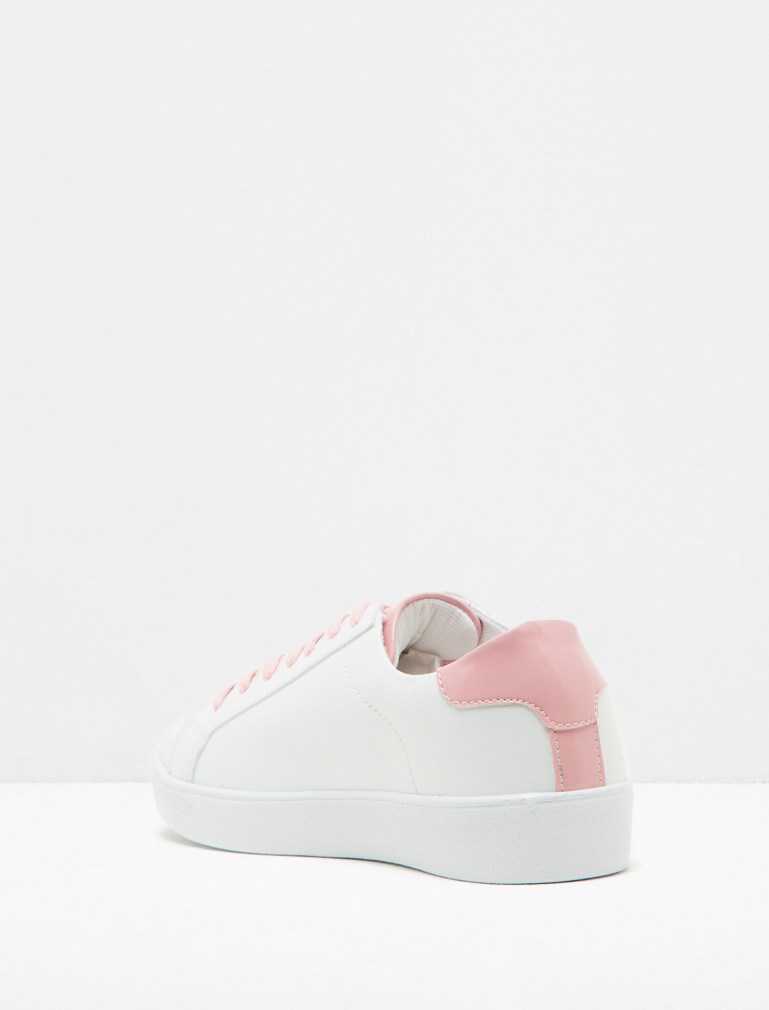  Kadın Bağcıklı Ayakkabı