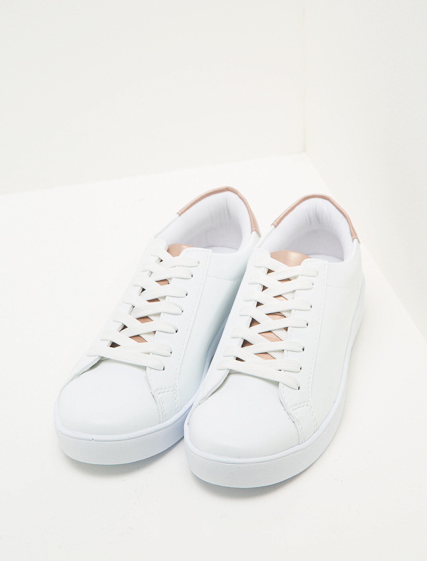  Kadın Bağcıklı Ayakkabı