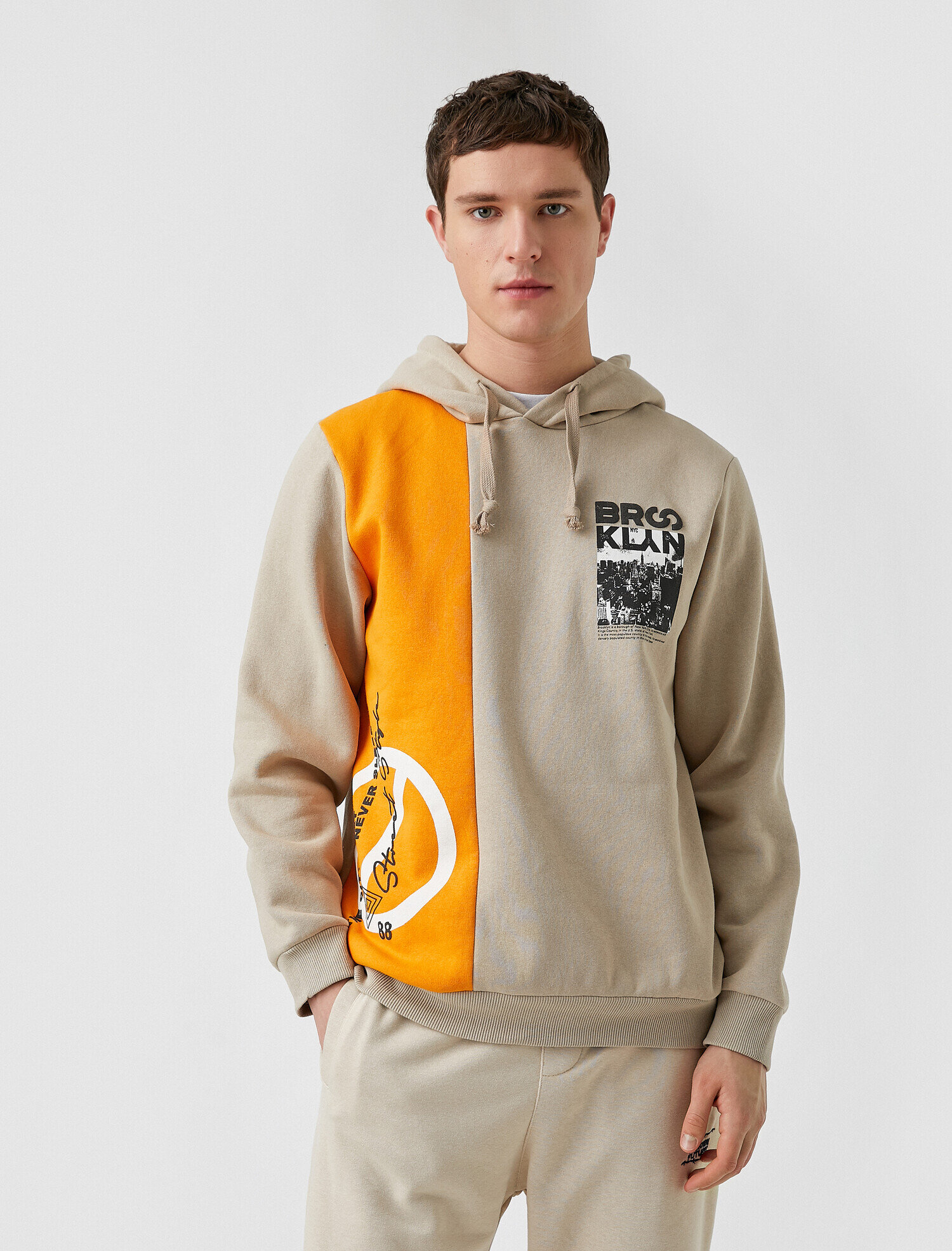   Renk Bloklu Baskılı Sweatshirt