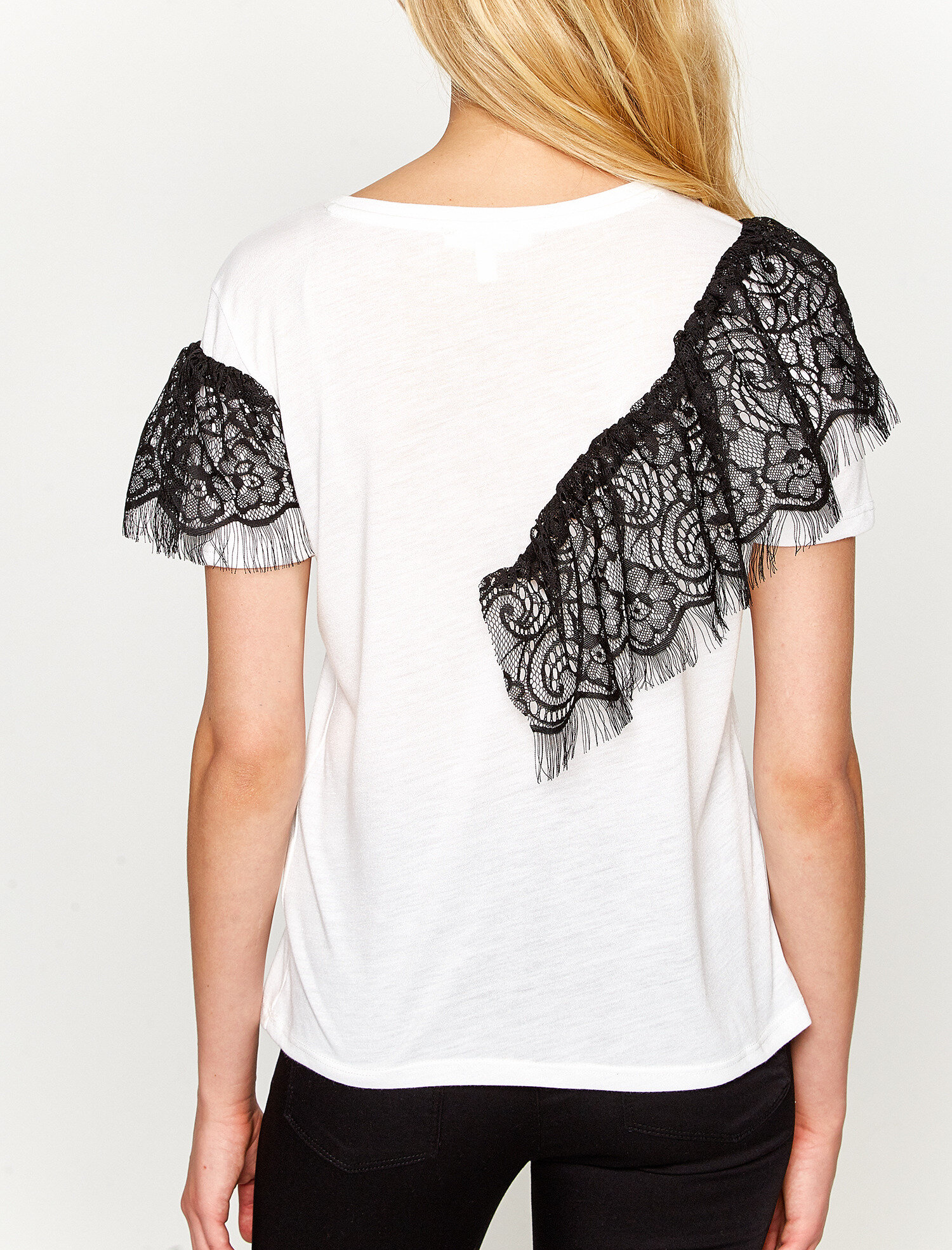   Dantel Detaylı Tişört