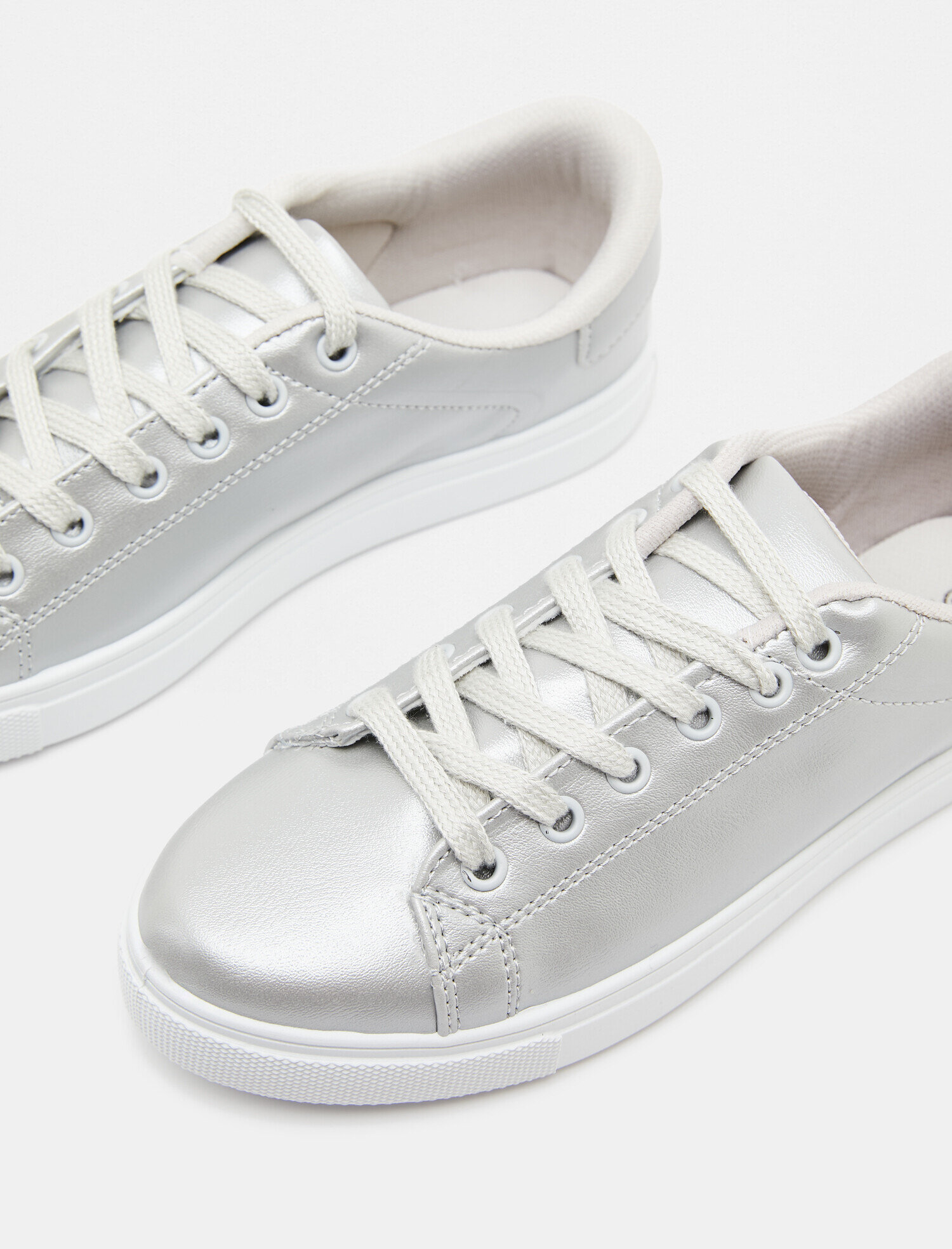  Kadın Bağcıklı Ayakkabı