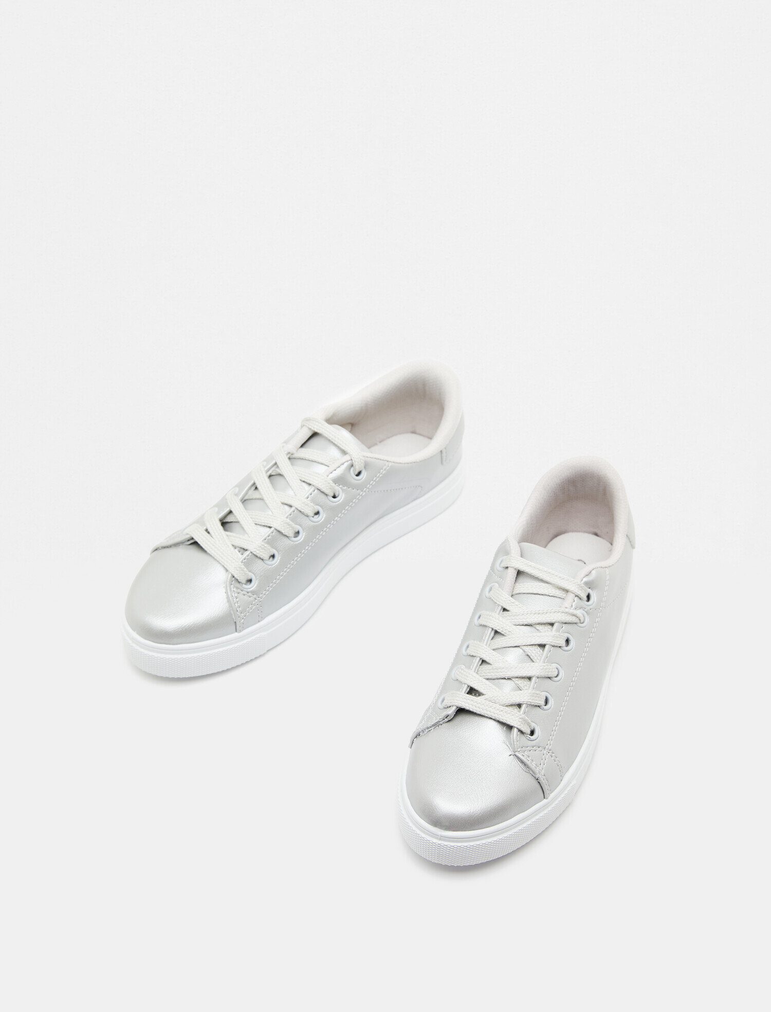  Kadın Bağcıklı Ayakkabı