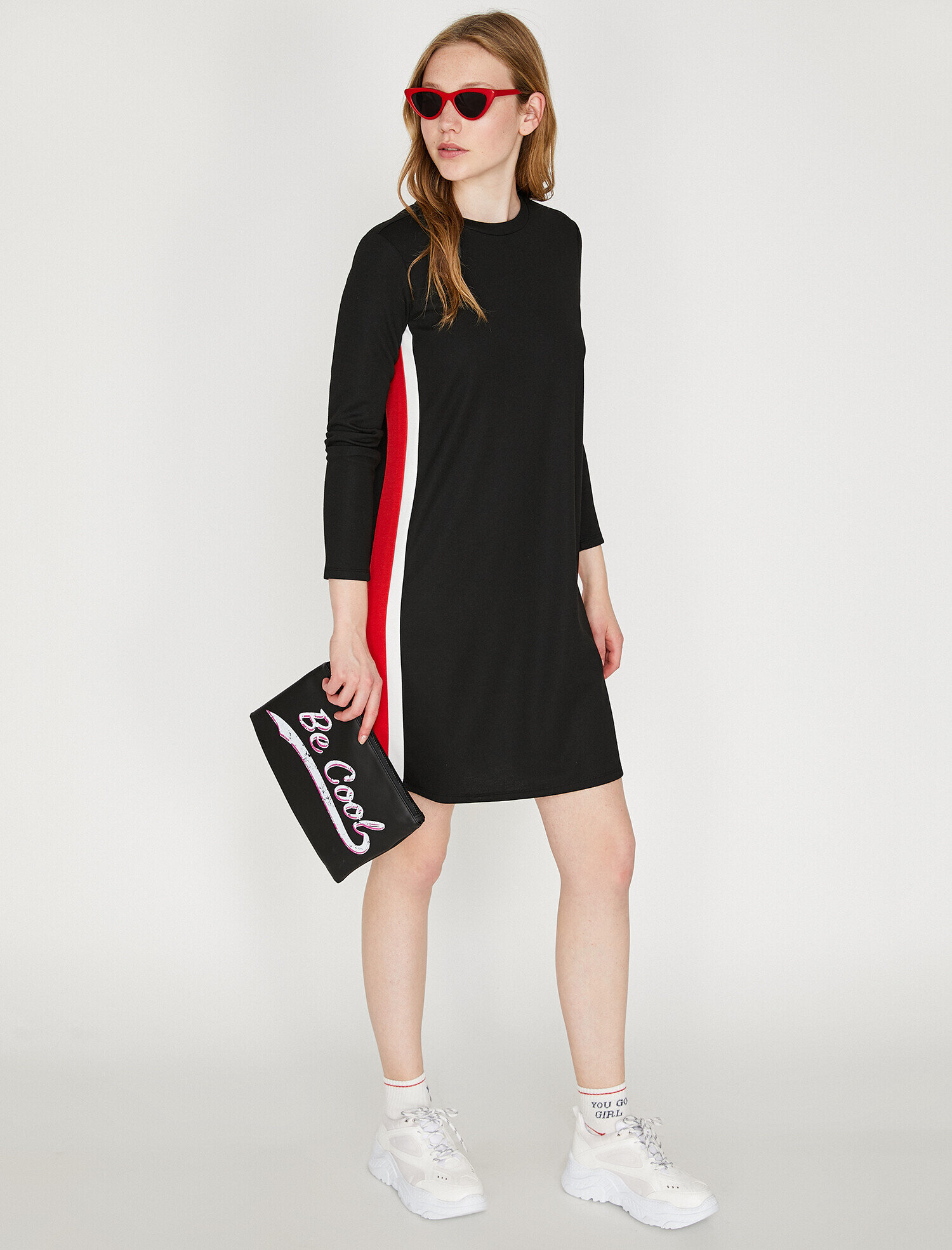  Kadın Yazılı Baskılı El Çantası