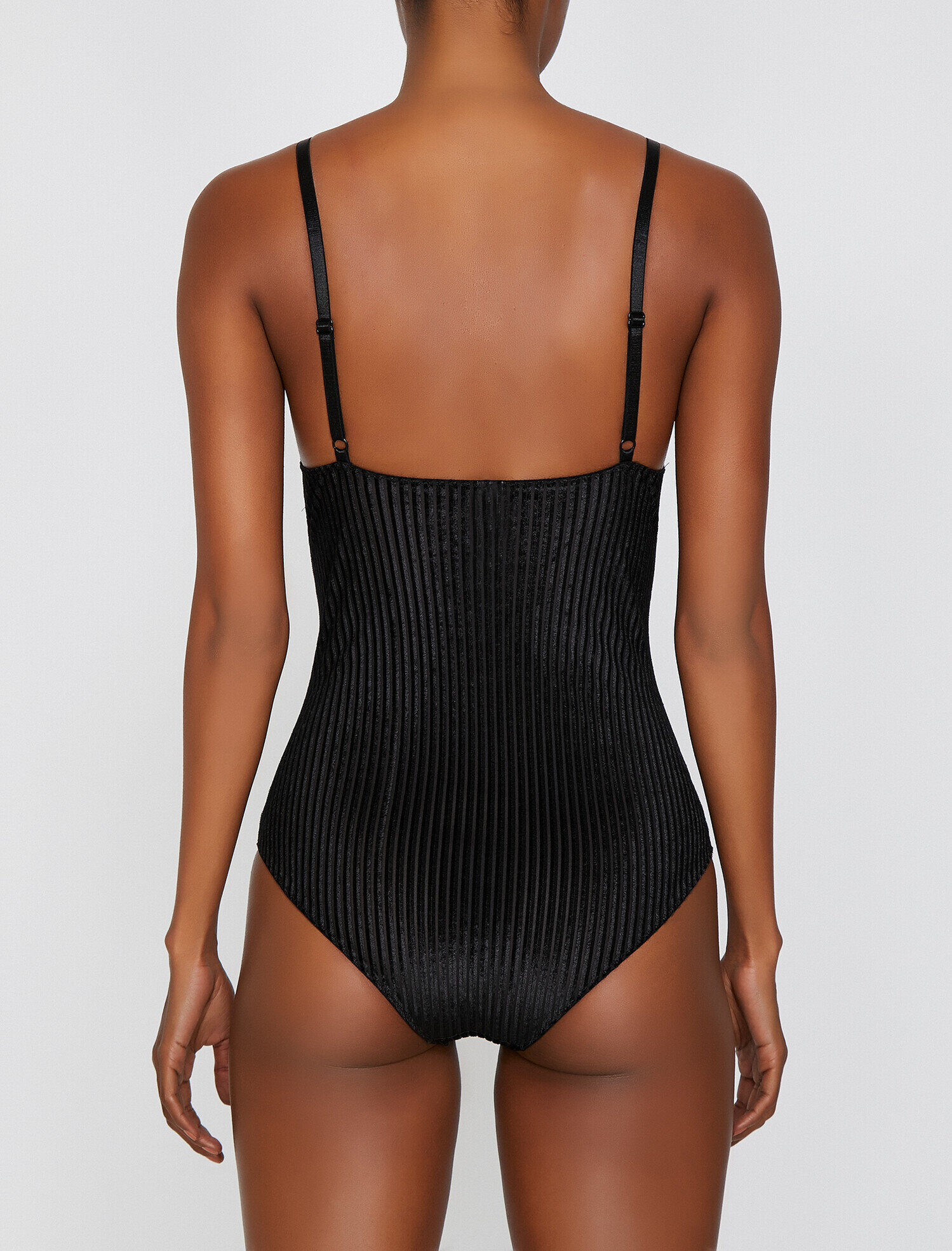   Dantel Detaylı Body